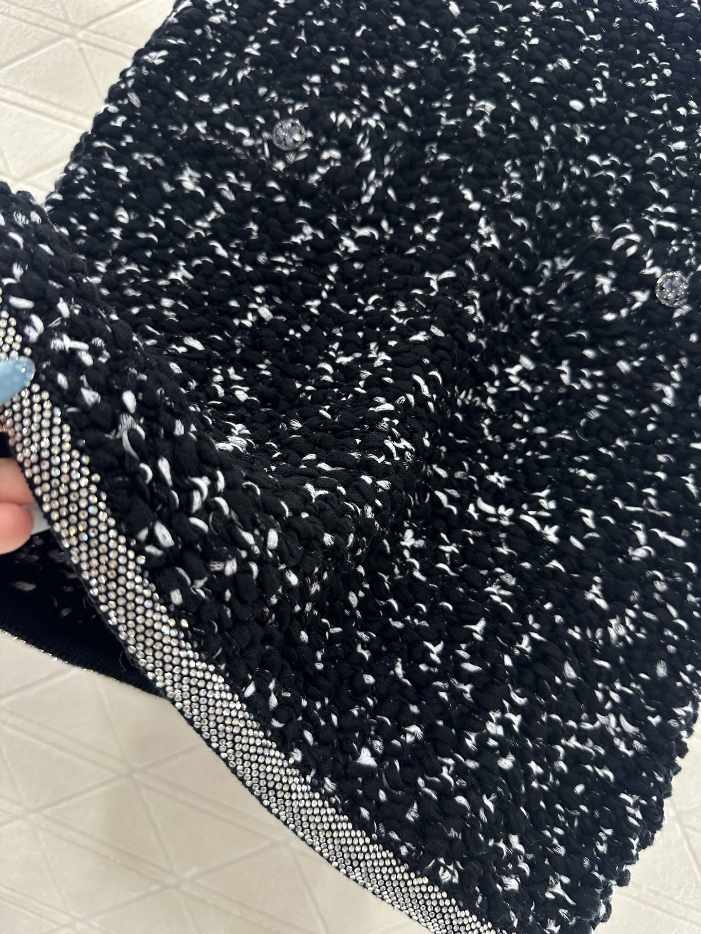 ♥Chane*♥2025新品上架 水钻捆边针织马甲半裙套装定制YB棉毛纱线织造，穿搭舒适，柔软细腻。圆领