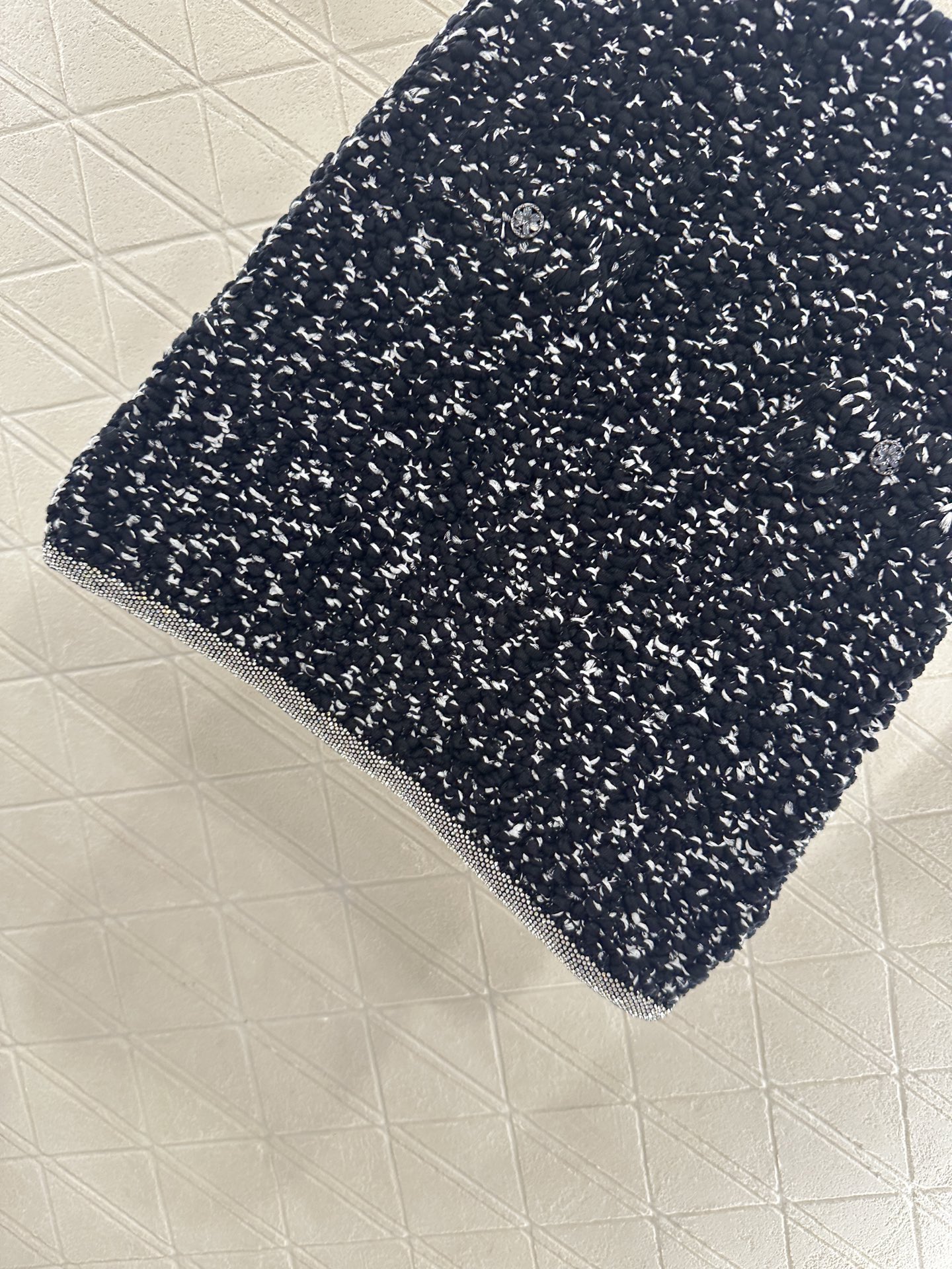 ♥Chane*♥2025新品上架 水钻捆边针织马甲半裙套装定制YB棉毛纱线织造，穿搭舒适，柔软细腻。圆领