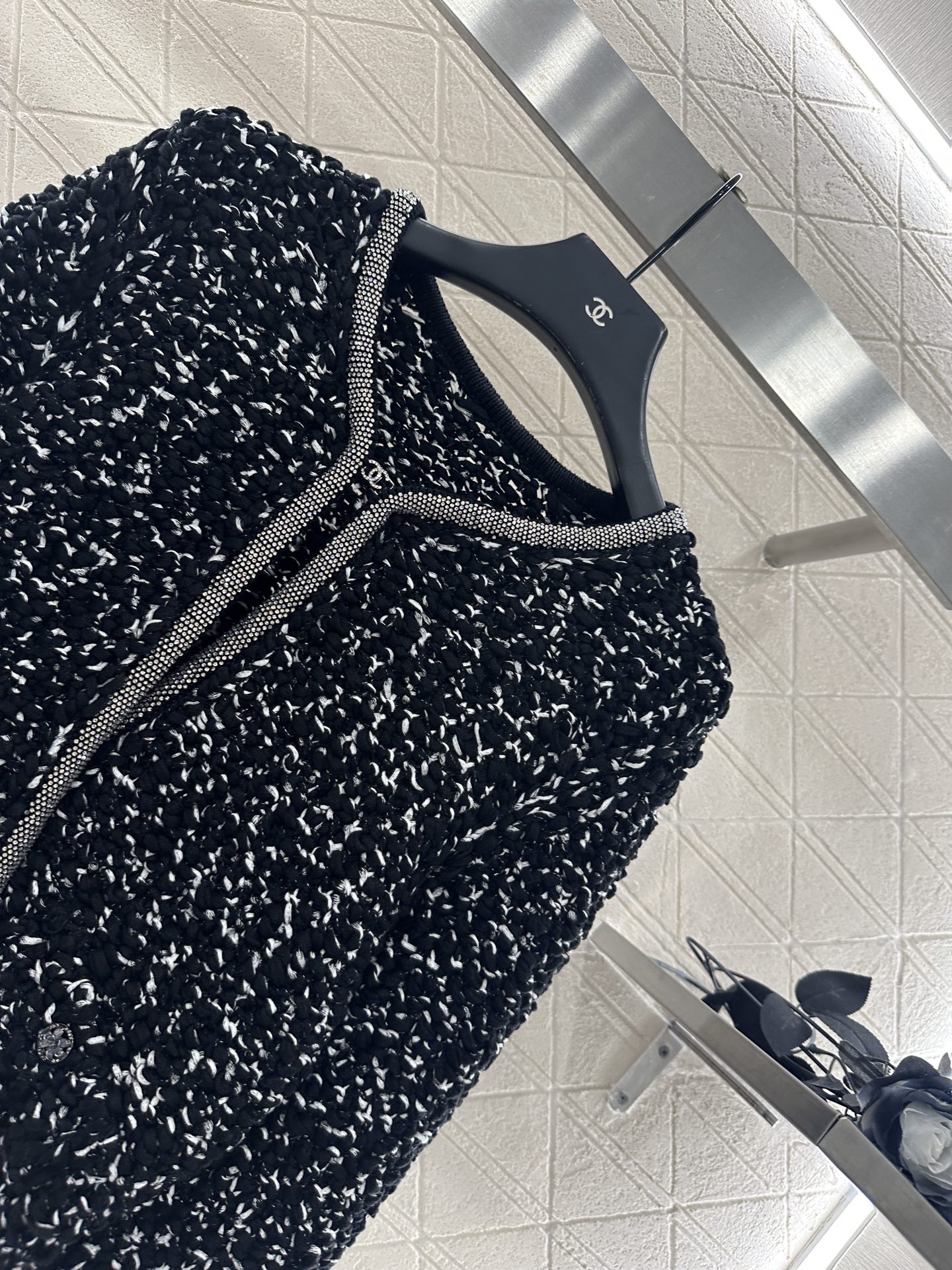 ♥Chane*♥2025新品上架 水钻捆边针织开衫半裙套装定制YB棉毛纱线织造，穿搭舒适，柔软细腻。圆领