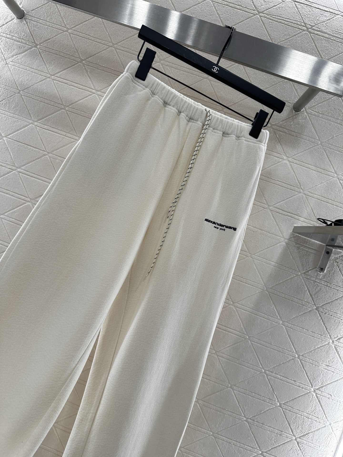 ♥Alexander wan*♥2025新品上架 高腰抽绳阔腿弯刀长裤定制YB进口灯芯绒材质，面料柔软舒