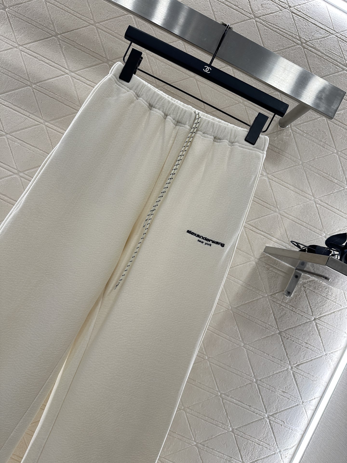 ♥Alexander wan*♥2025新品上架 高腰抽绳阔腿弯刀长裤定制YB进口灯芯绒材质，面料柔软舒