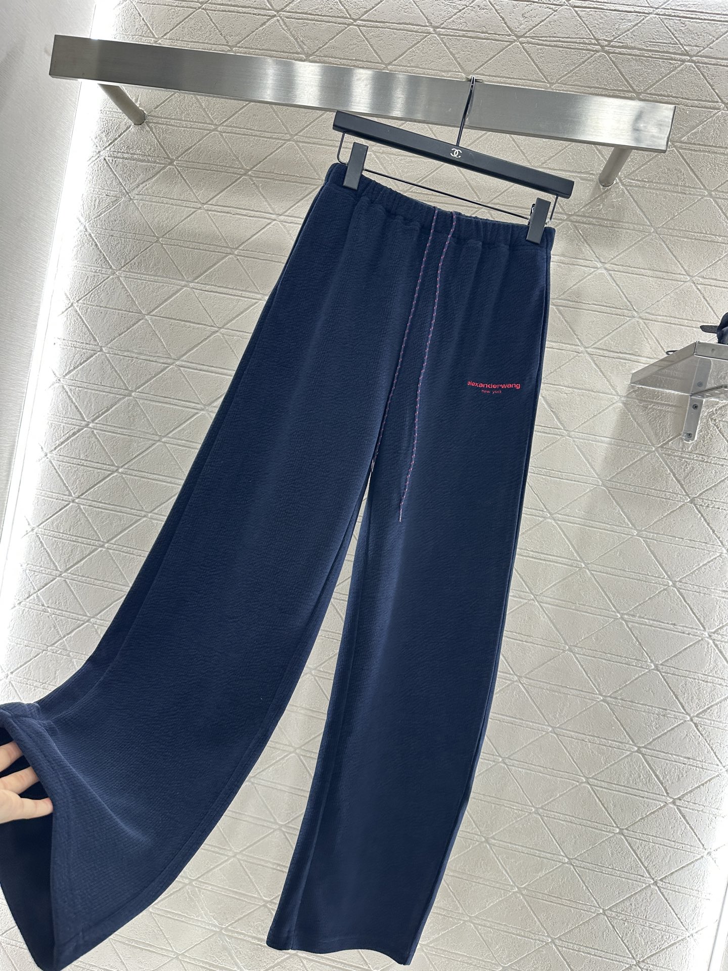 ♥Alexander wan*♥2025新品上架 高腰抽绳阔腿弯刀长裤定制YB进口灯芯绒材质，面料柔软舒