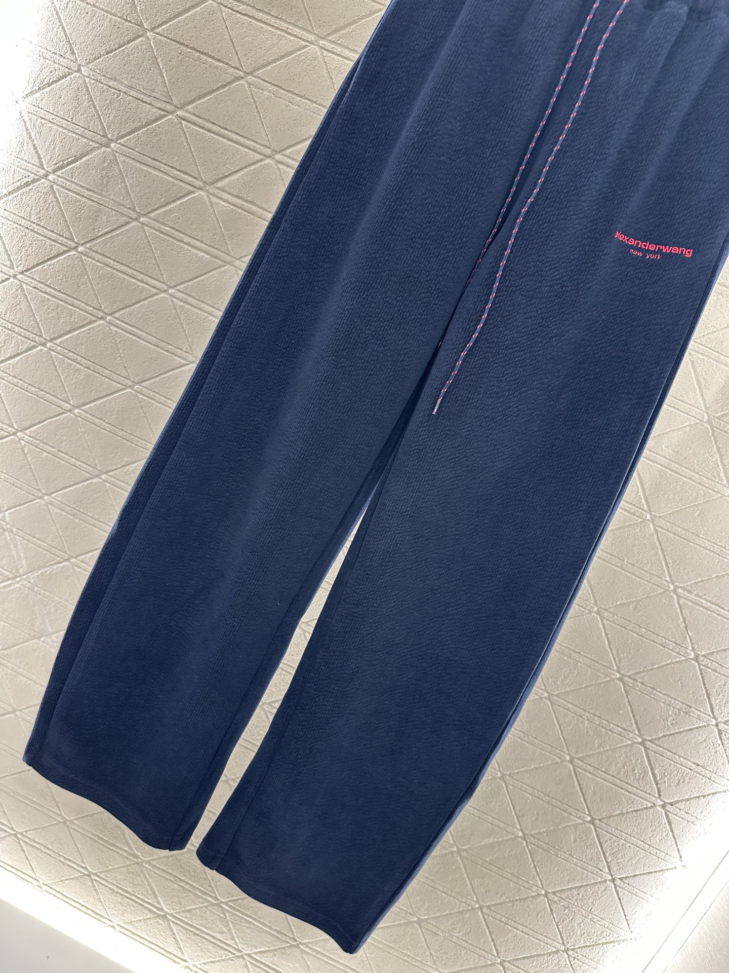 ♥Alexander wan*♥2025新品上架 高腰抽绳阔腿弯刀长裤定制YB进口灯芯绒材质，面料柔软舒