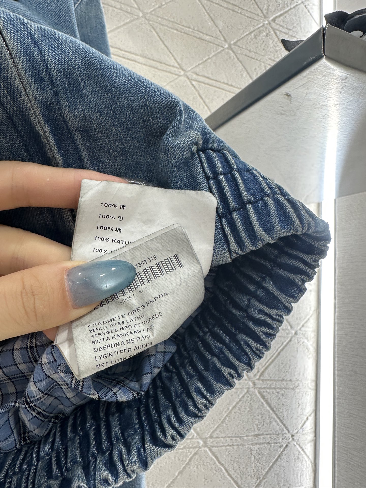 ♥Miumi*♥2025新品上架 连帽格纹牛仔外套定制YB斜纹棉牛仔材质，多重酵素水洗工艺，呈现做旧复古