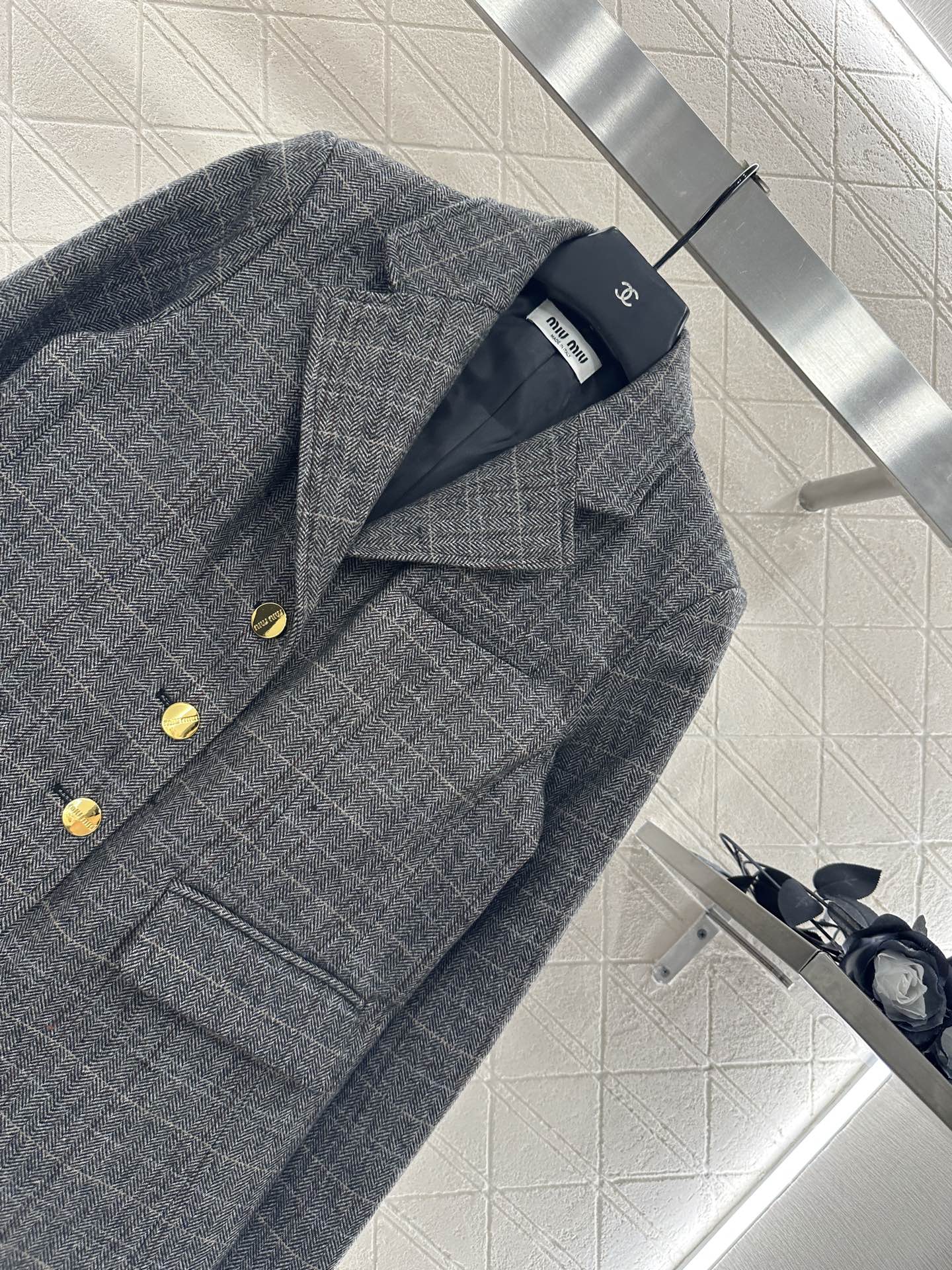 ♥Miumi*♥2025新品上架 翻领格纹口袋西装外套定制YB进口精纺羊毛材质，质感光泽，垂感更强，毛呢