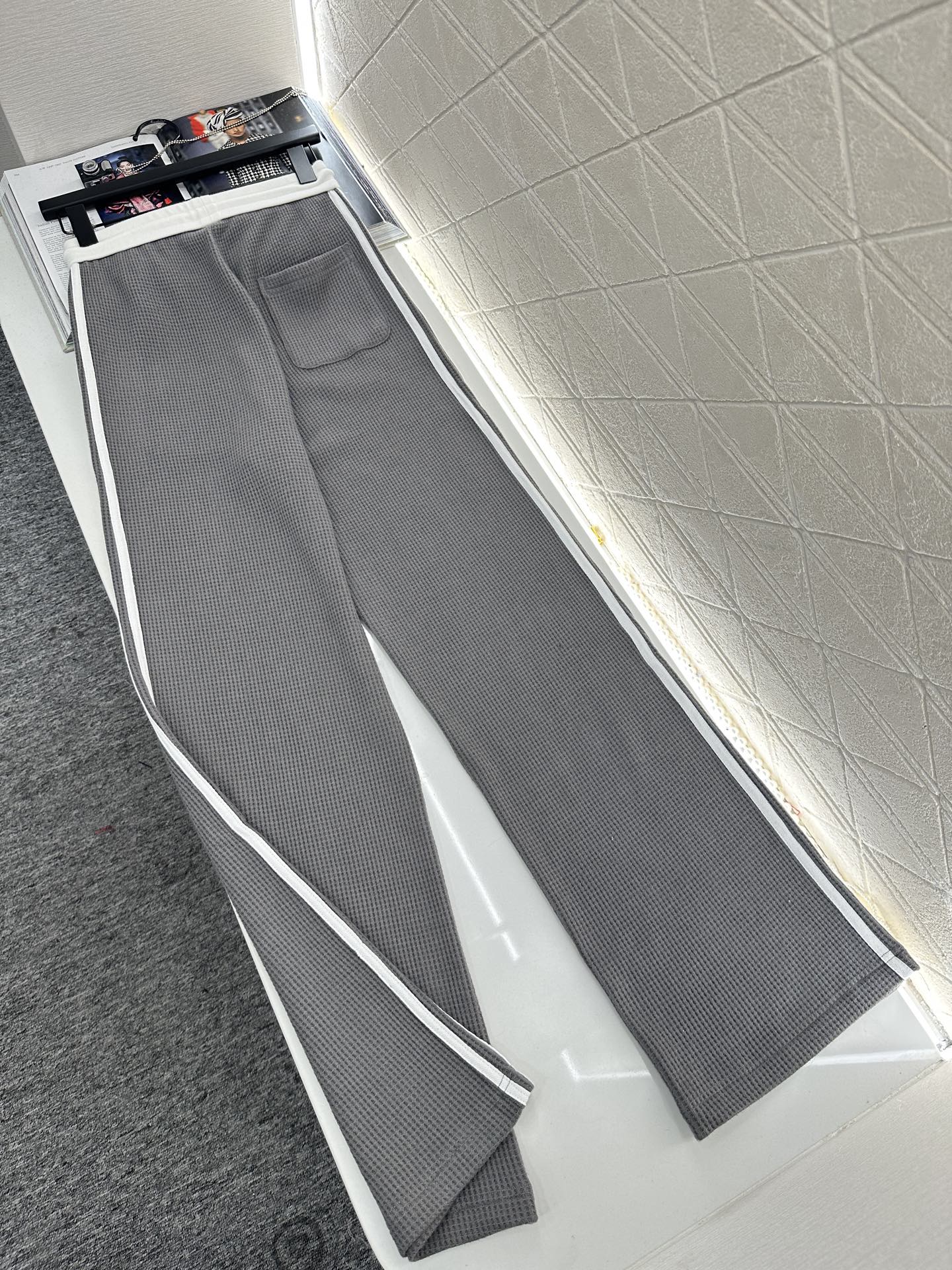 ♥Chane*♥2025新品上架 撞色夹克外套长裤套装定制YB进口材质，质感细腻，垂顺舒适，立领夹克外套