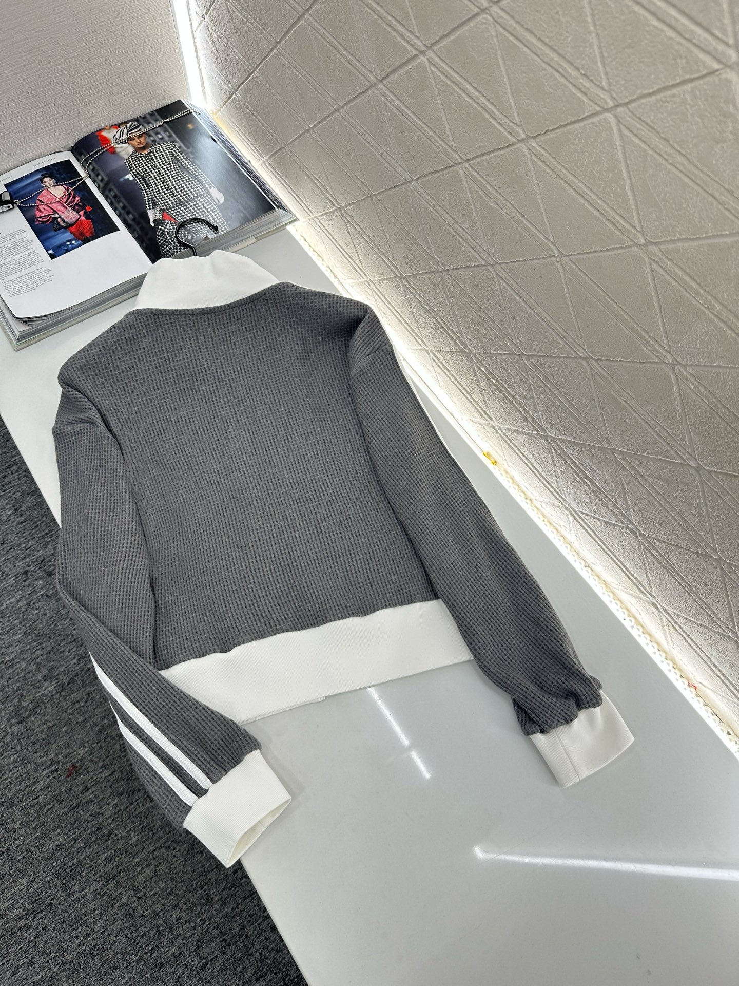 ♥Chane*♥2025新品上架 撞色夹克外套长裤套装定制YB进口材质，质感细腻，垂顺舒适，立领夹克外套