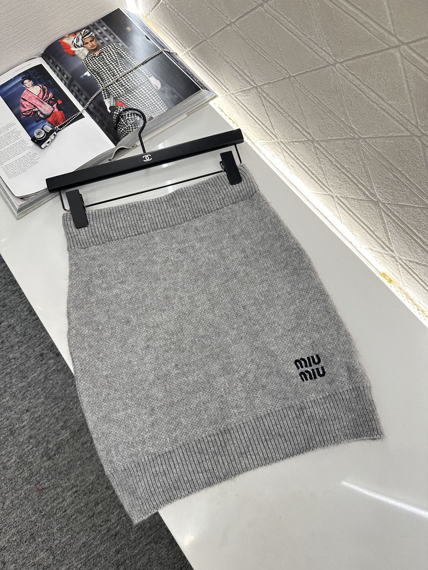 ♥Miumi*♥2025新品上架 拼接领针织上衣半裙套装定制YB羊毛材质➕全棉衬衣面料，弹力舒适，质感十