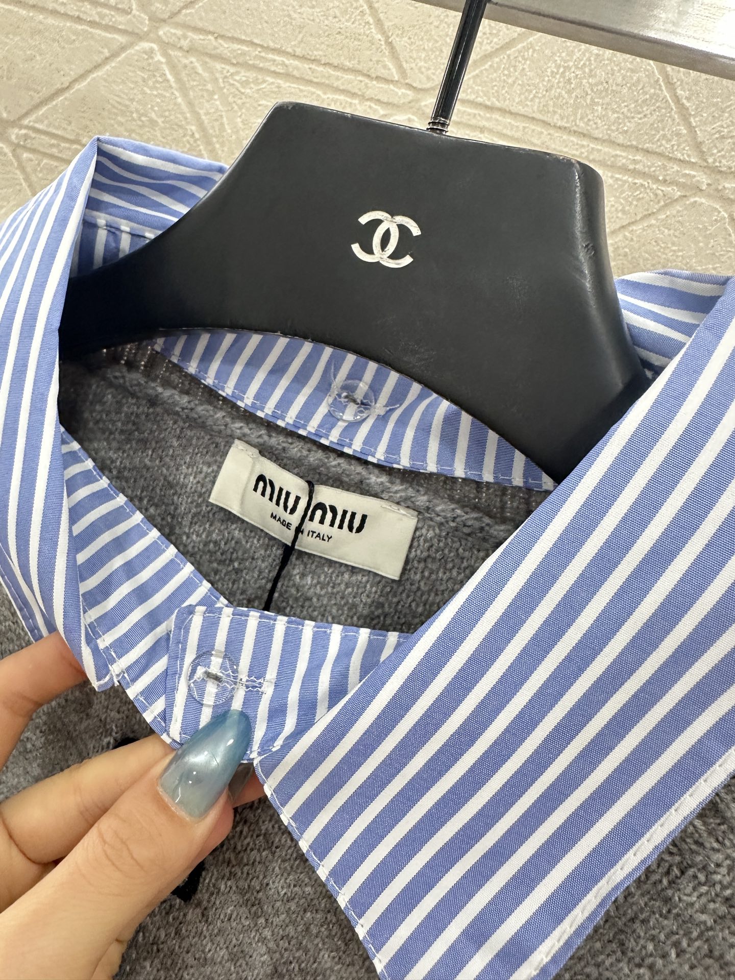 ♥Miumi*♥2025新品上架 拼接领针织上衣半裙套装定制YB羊毛材质➕全棉衬衣面料，弹力舒适，质感十