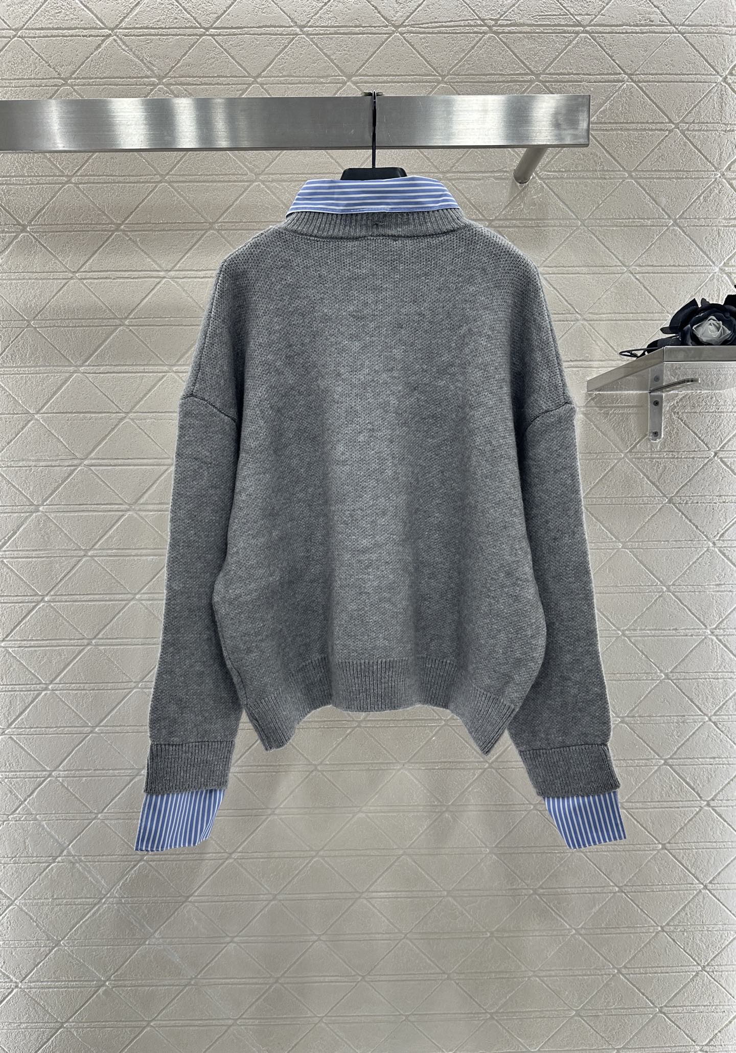 ♥Miumi*♥2025新品上架 拼接领针织上衣半裙套装定制YB羊毛材质➕全棉衬衣面料，弹力舒适，质感十