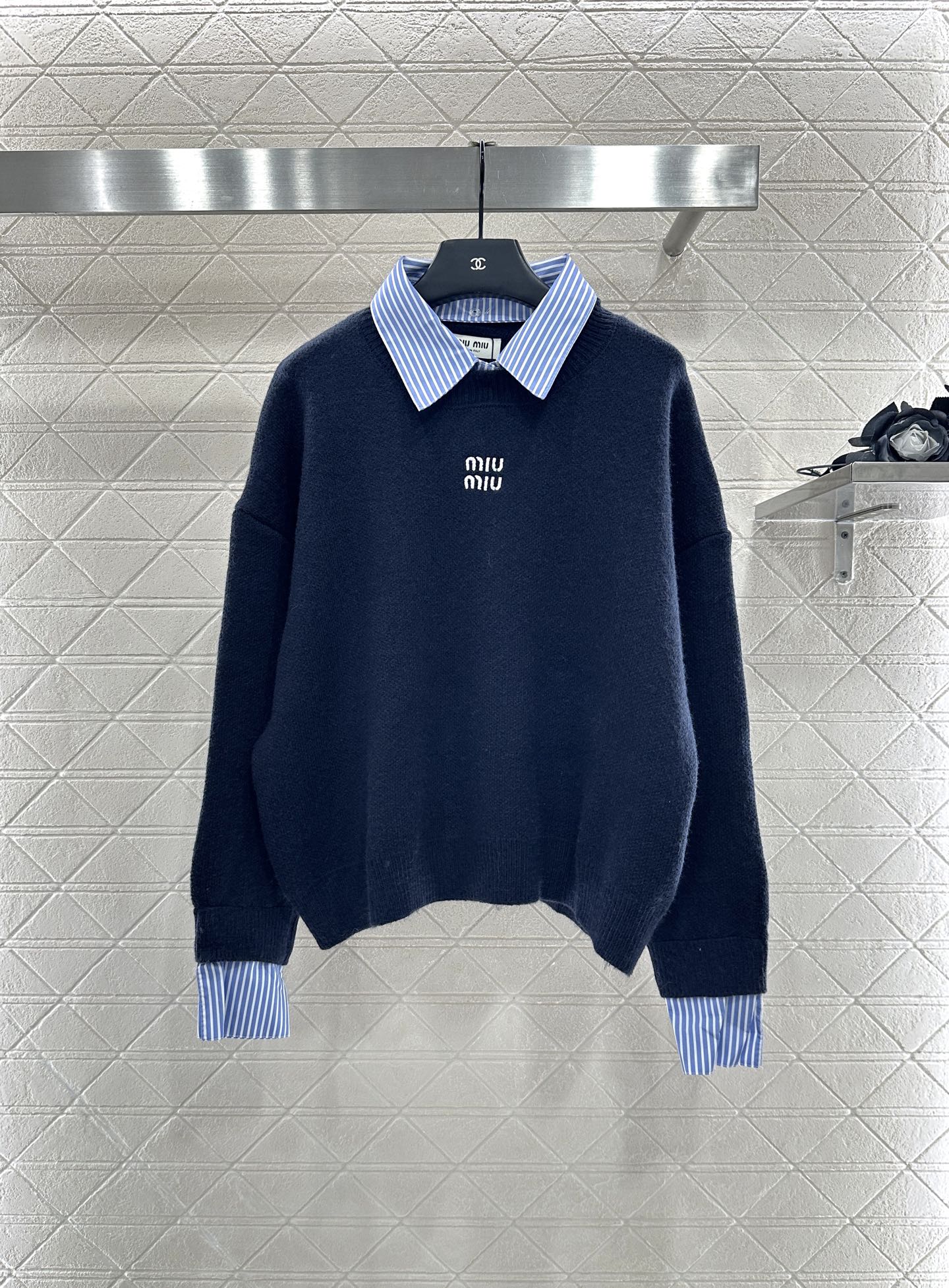 ♥Miumi*♥2025新品上架 拼接领针织上衣半裙套装定制YB羊毛材质➕全棉衬衣面料，弹力舒适，质感十