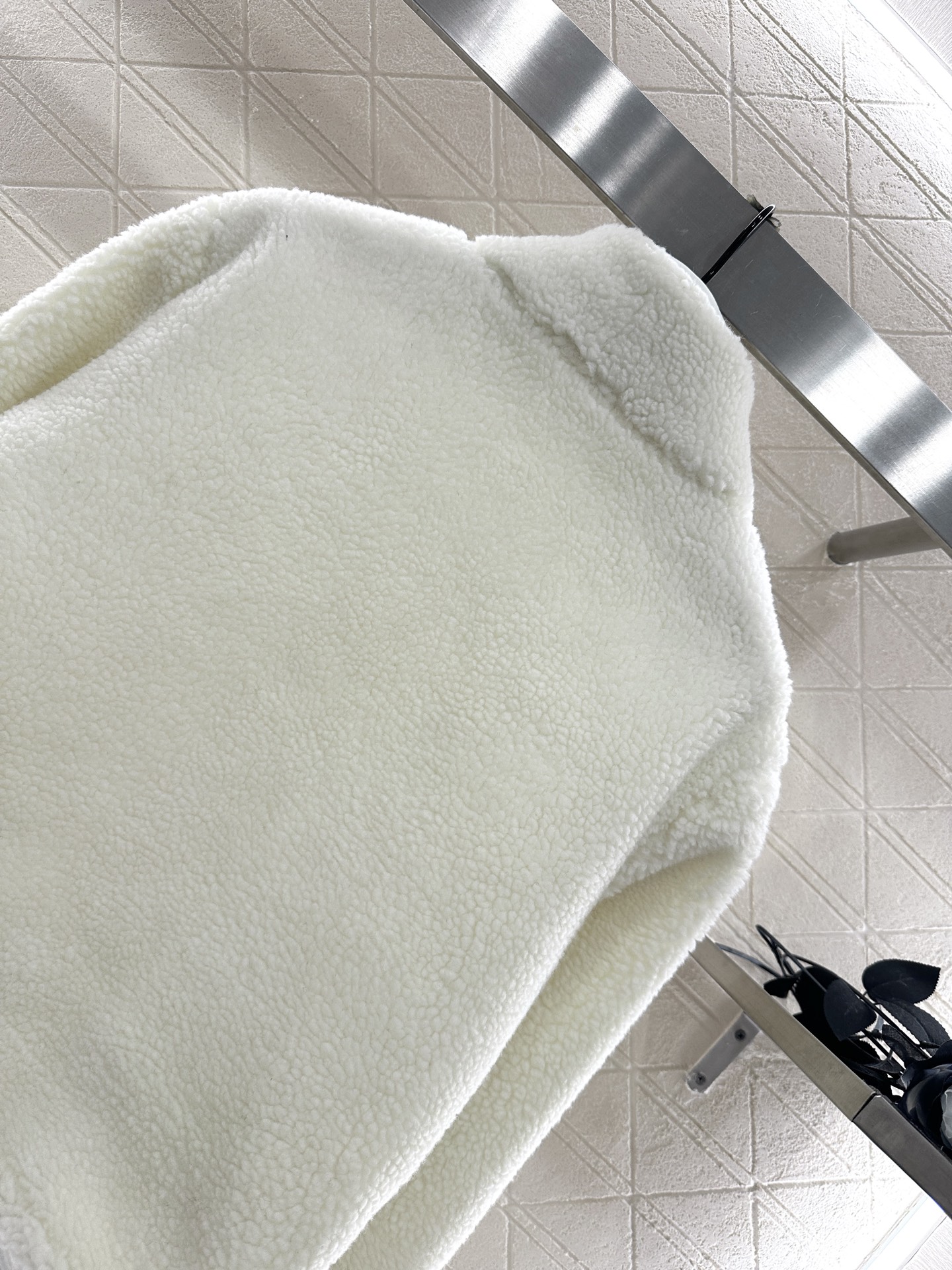 ♥BBR♥2025新品上架 泰迪毛绒拉链外套通体饰以泰迪毛绒材质，质感柔软舒适，时髦洋气，立领外套剪裁，