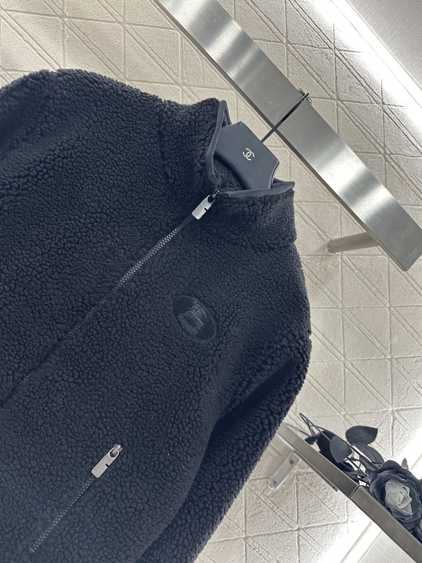 ♥BBR♥2025新品上架 泰迪毛绒拉链外套通体饰以泰迪毛绒材质，质感柔软舒适，时髦洋气，立领外套剪裁，