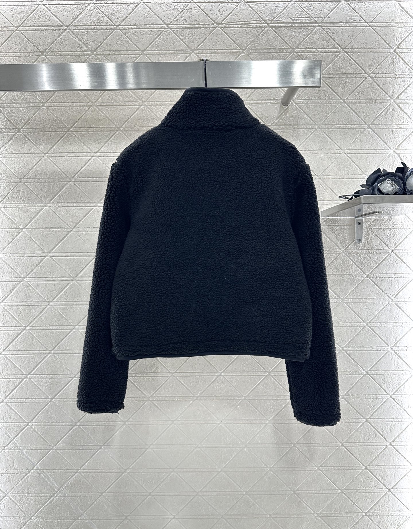 ♥BBR♥2025新品上架 泰迪毛绒拉链外套通体饰以泰迪毛绒材质，质感柔软舒适，时髦洋气，立领外套剪裁，