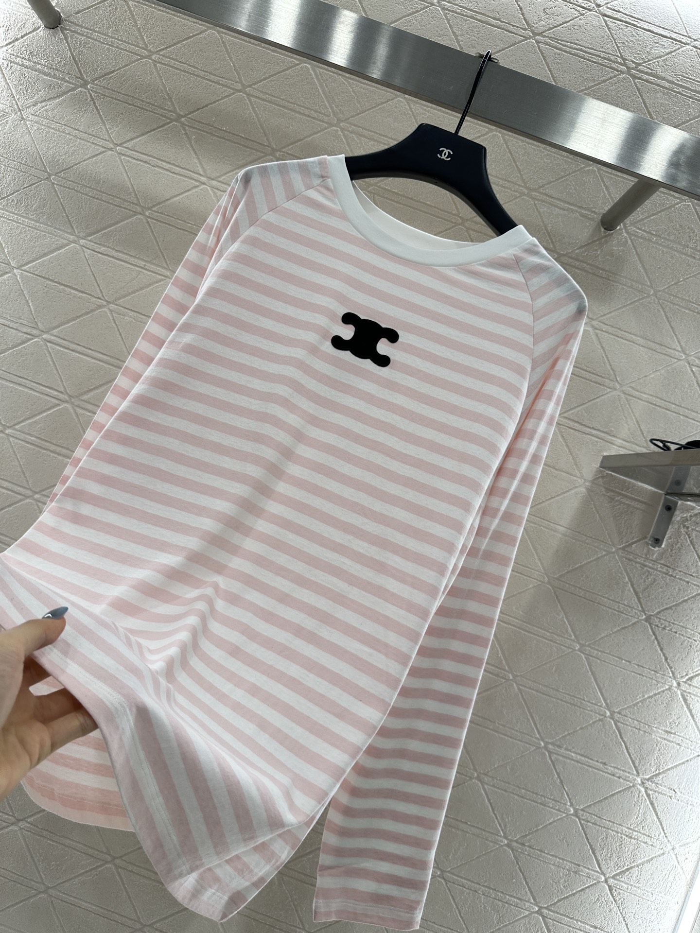 ♥Celin*♥2025新品上架 宽松条纹上衣定制YB斜纹全棉材质，质感光泽，舒适透气，宽松圆领长袖上衣