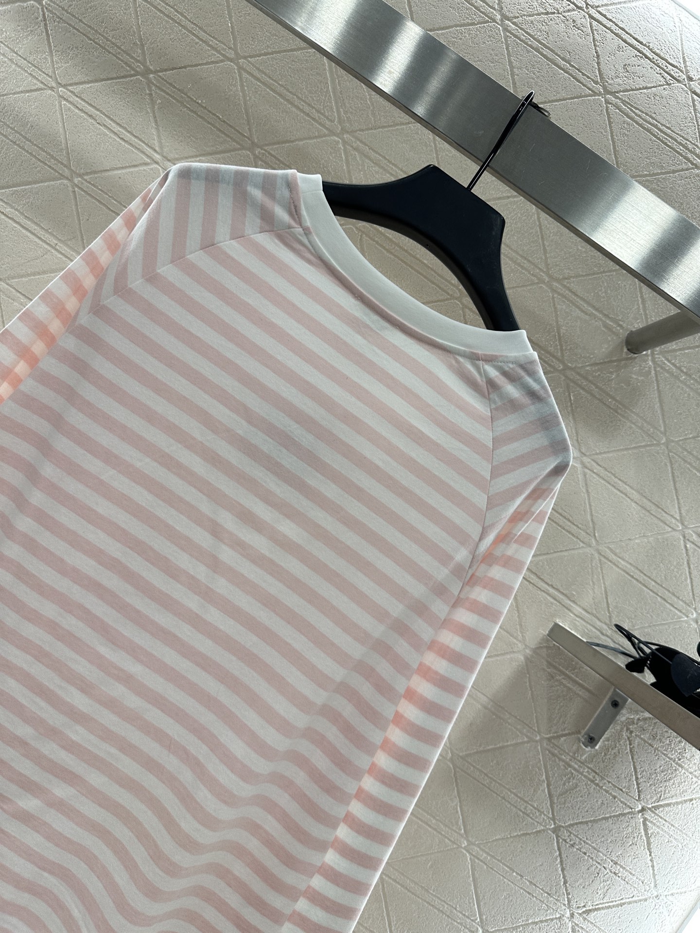 ♥Celin*♥2025新品上架 宽松条纹上衣定制YB斜纹全棉材质，质感光泽，舒适透气，宽松圆领长袖上衣