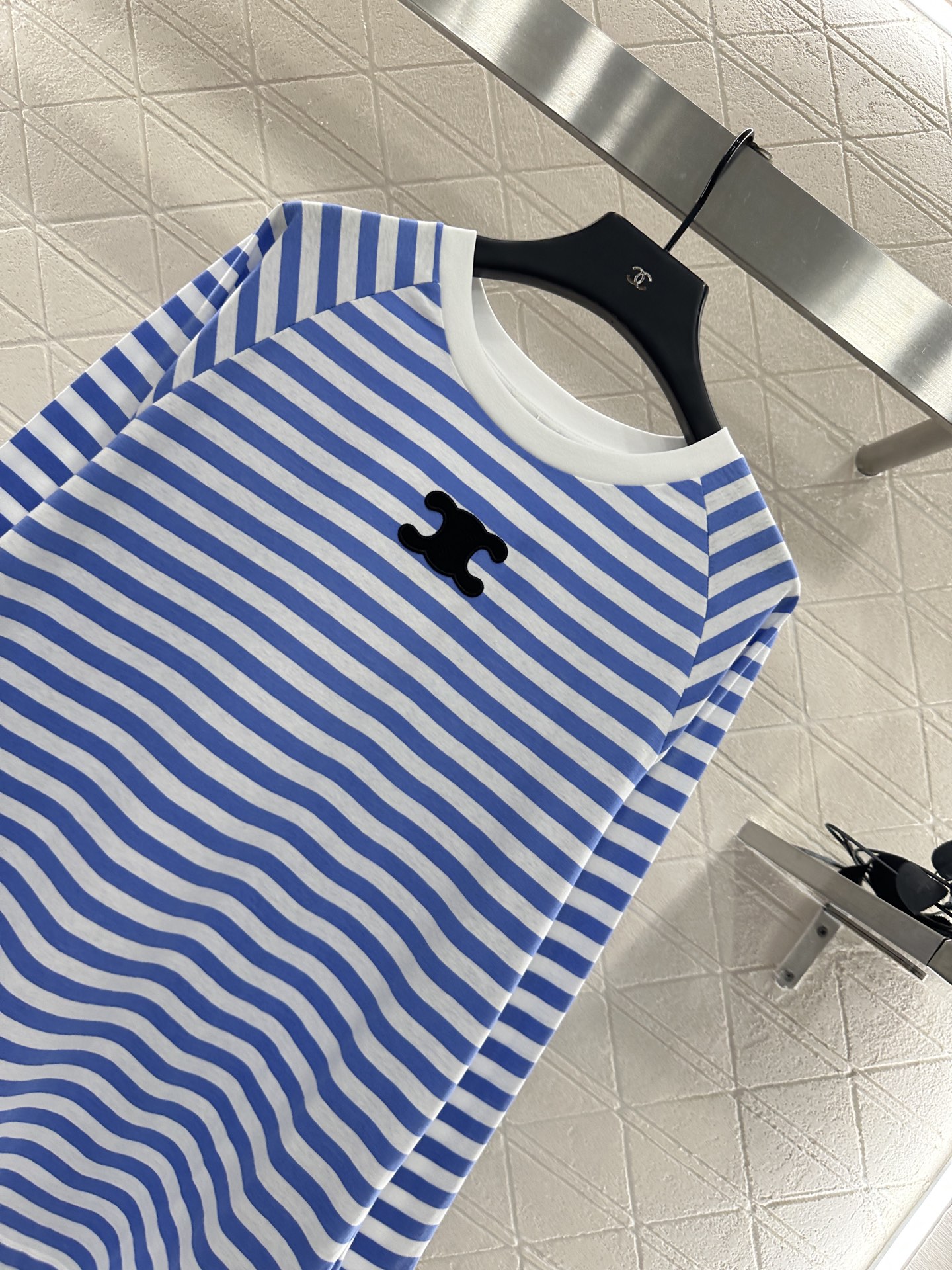 ♥Celin*♥2025新品上架 宽松条纹上衣定制YB斜纹全棉材质，质感光泽，舒适透气，宽松圆领长袖上衣