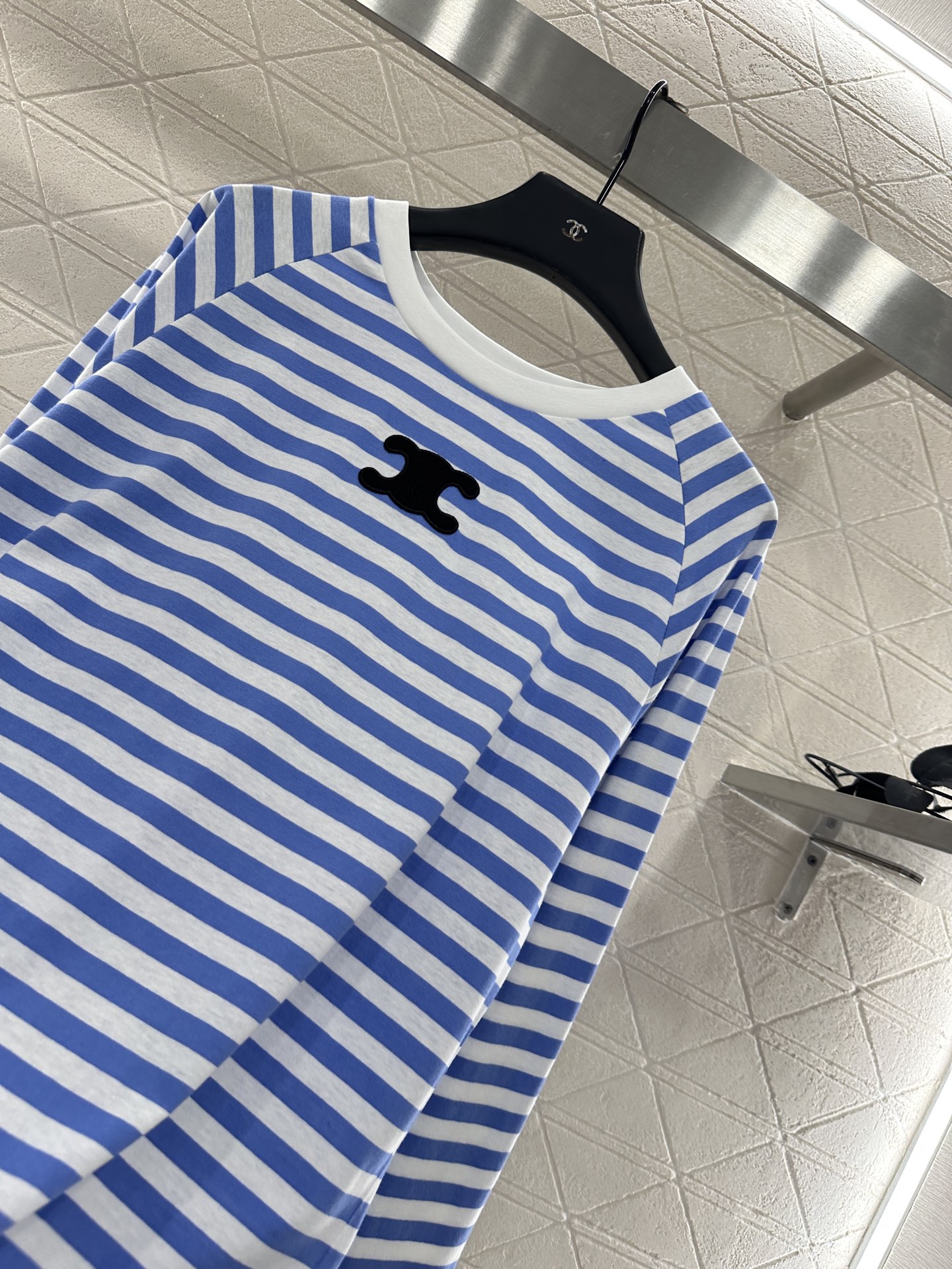 ♥Celin*♥2025新品上架 宽松条纹上衣定制YB斜纹全棉材质，质感光泽，舒适透气，宽松圆领长袖上衣