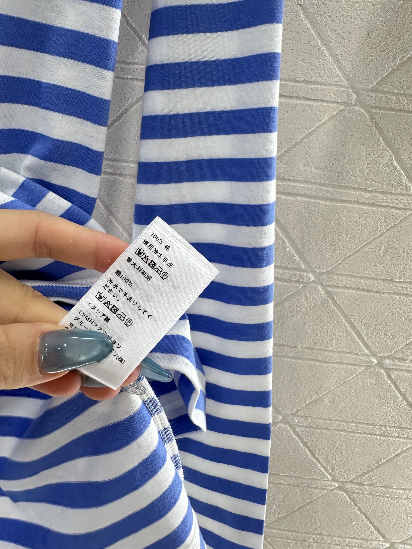 ♥Celin*♥2025新品上架 宽松条纹上衣定制YB斜纹全棉材质，质感光泽，舒适透气，宽松圆领长袖上衣