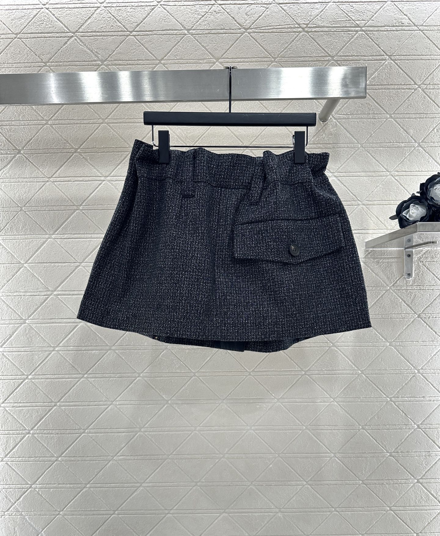 ♥Prad*♥2025新品上架 格纹编织短裤定制YB进口百分百精仿羊毛材质，肌理明显，质感上乘，粗花毛呢