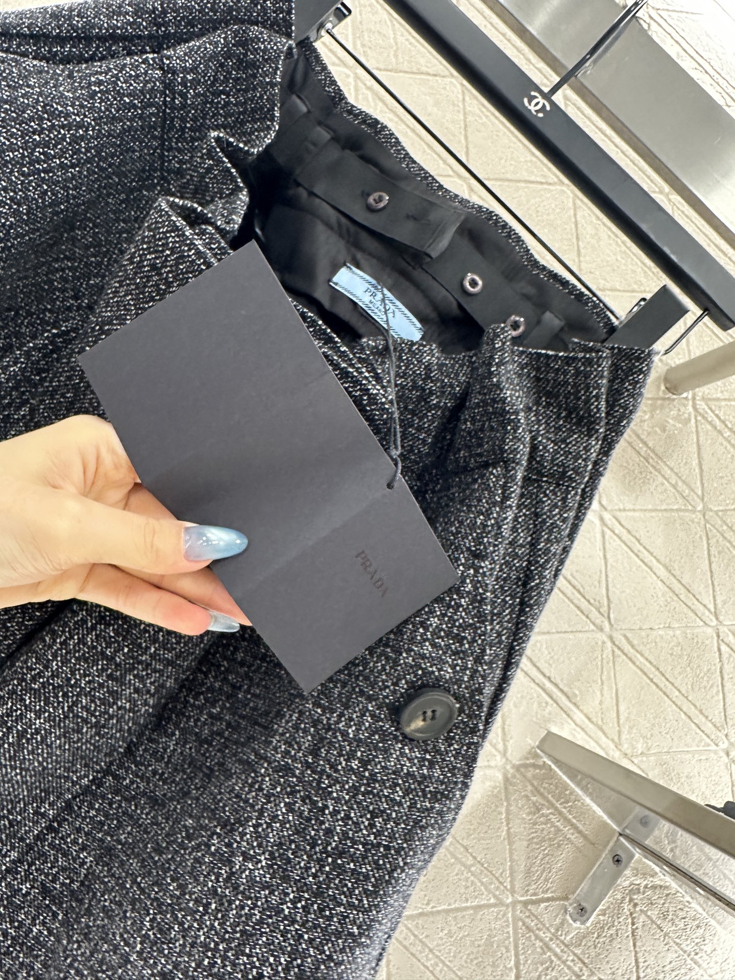 ♥Prad*♥2025新品上架 格纹编织短裤定制YB进口百分百精仿羊毛材质，肌理明显，质感上乘，粗花毛呢