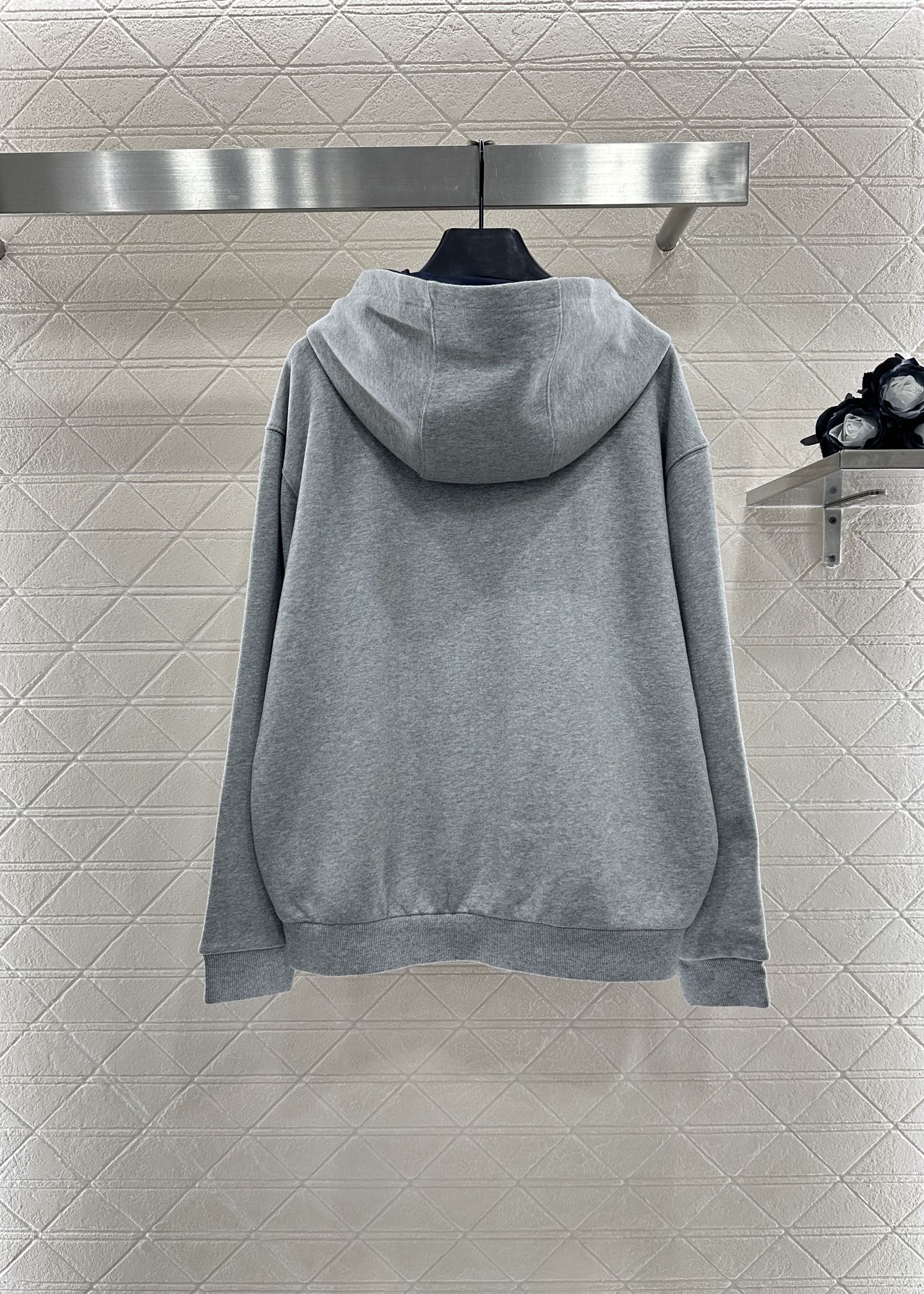 ♥Miumi*♥2025新品上架 两面穿连帽外套定制YB斜纹全棉➕环保再生尼龙材质，舒适透气，挺括有型。