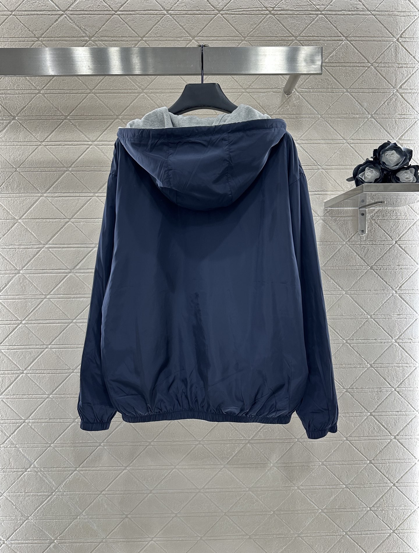 ♥Miumi*♥2025新品上架 两面穿连帽外套定制YB斜纹全棉➕环保再生尼龙材质，舒适透气，挺括有型。