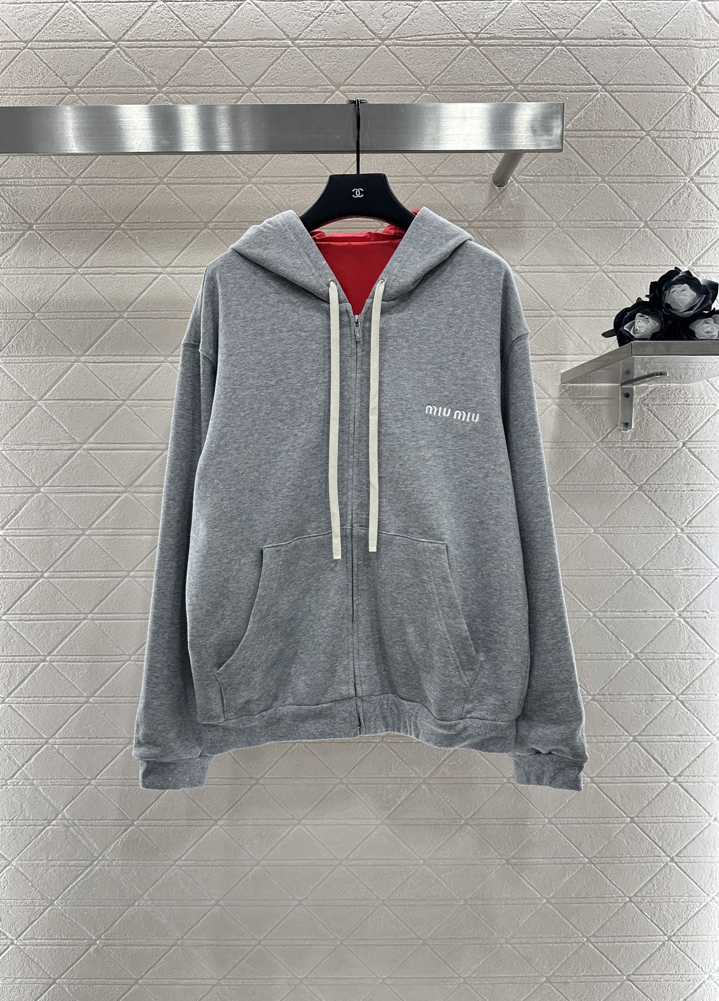 ♥Miumi*♥2025新品上架 两面穿连帽外套定制YB斜纹全棉➕环保再生尼龙材质，舒适透气，挺括有型。