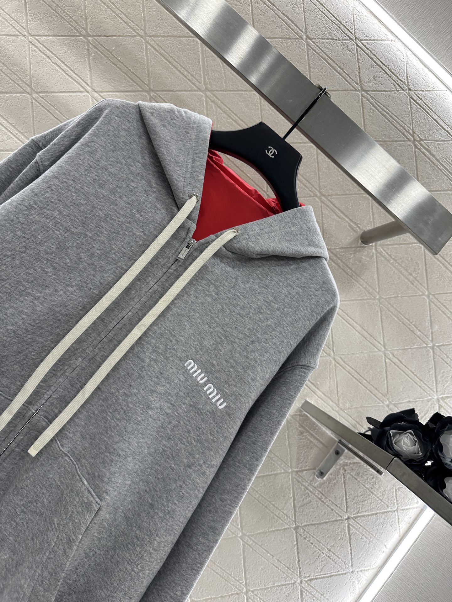 ♥Miumi*♥2025新品上架 两面穿连帽外套定制YB斜纹全棉➕环保再生尼龙材质，舒适透气，挺括有型。