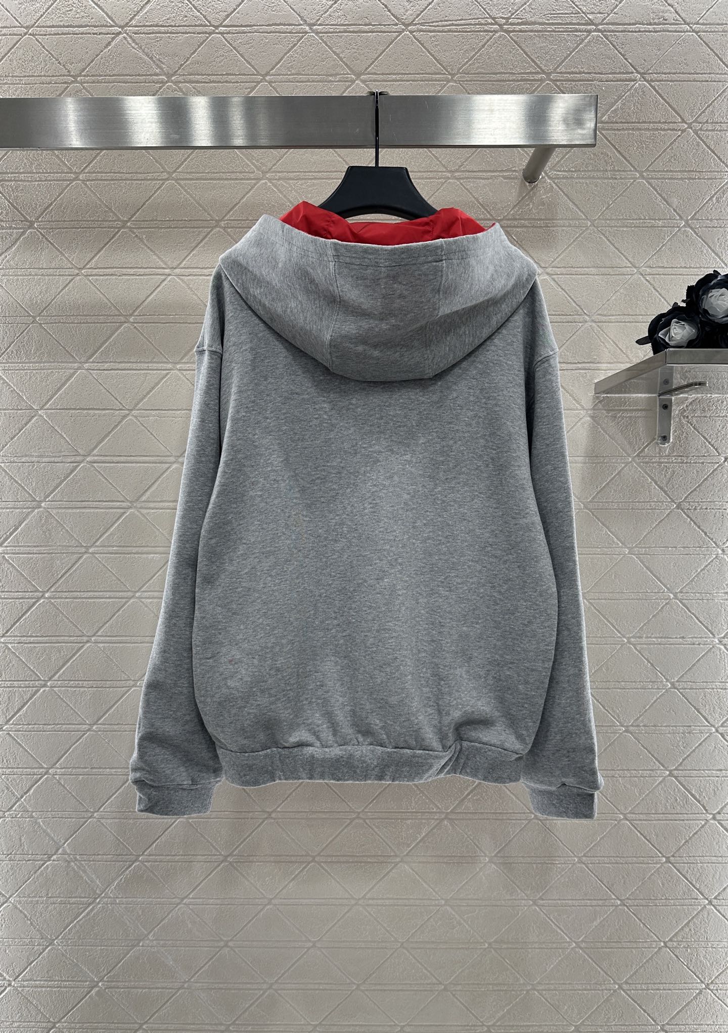 ♥Miumi*♥2025新品上架 两面穿连帽外套定制YB斜纹全棉➕环保再生尼龙材质，舒适透气，挺括有型。