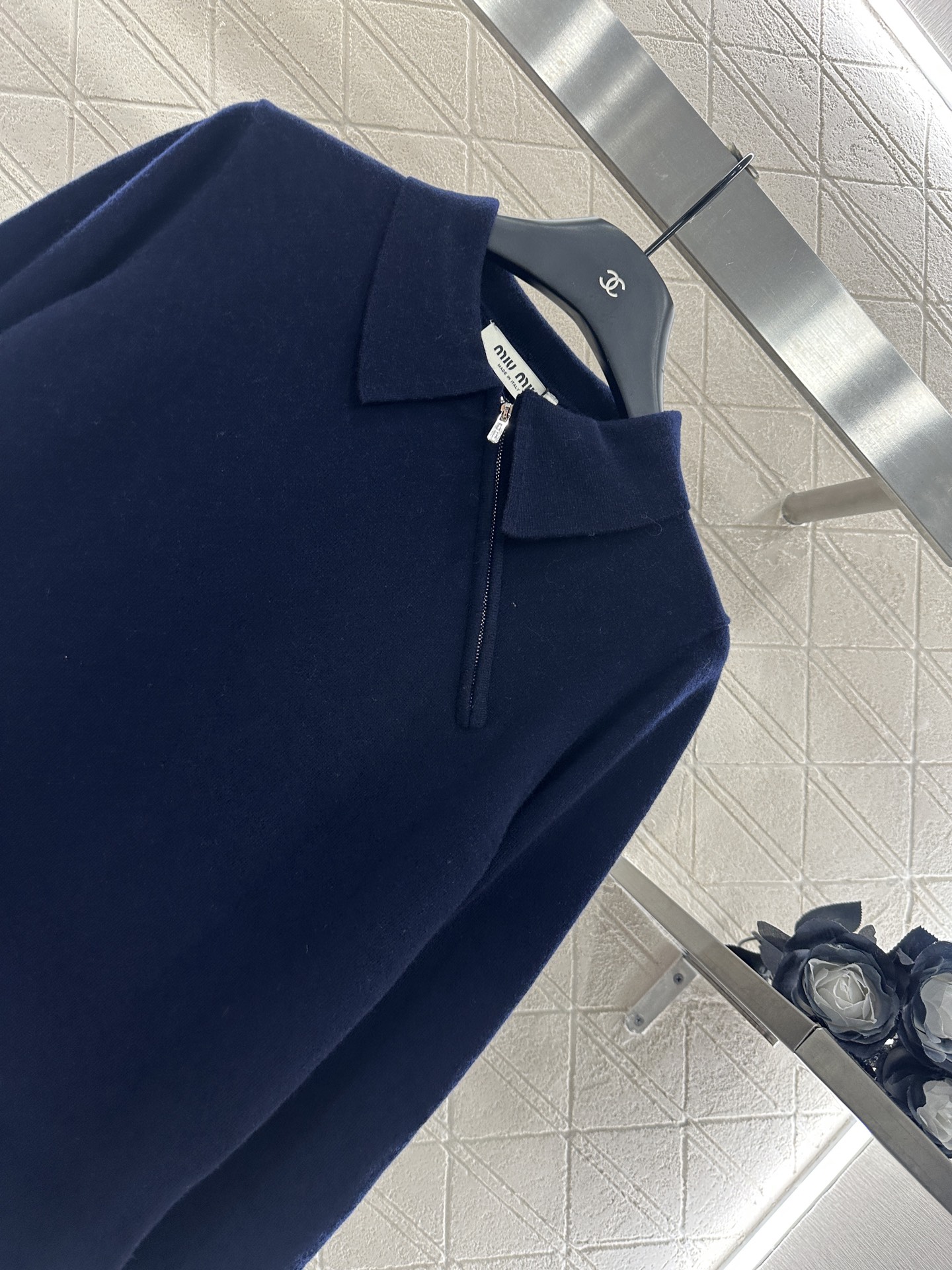 ♥Miumi*♥2025新品上架 翻领斜开襟针织长袖定制YB羊毛纱线织造，细腻柔软，弹力十足，精致翻领长