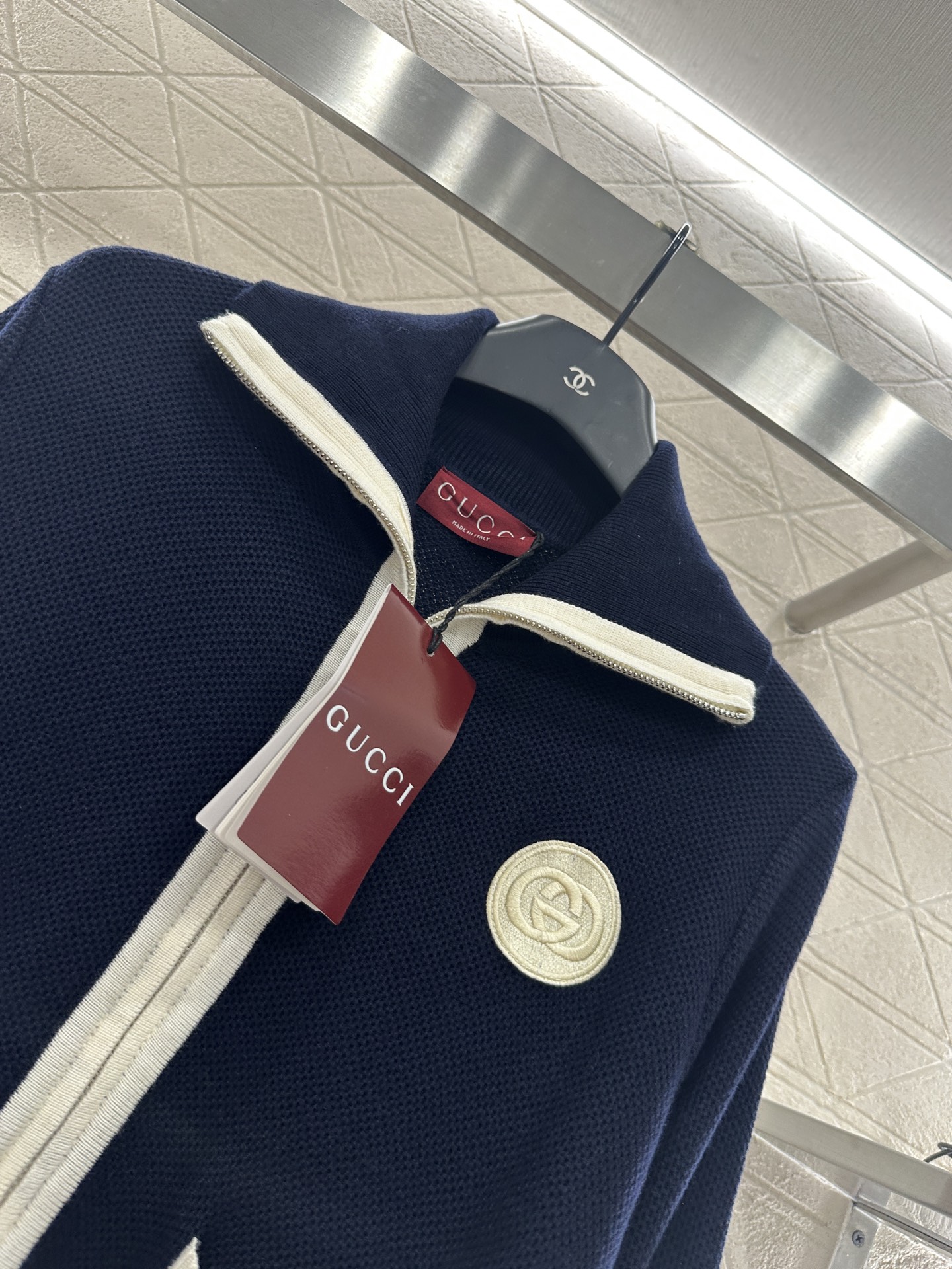 ♥Gucc*♥2025新品上架 拉链针织开衫定制YB羊毛纱线织造，质感光泽，柔软亲肤，常规翻领高领两穿拉