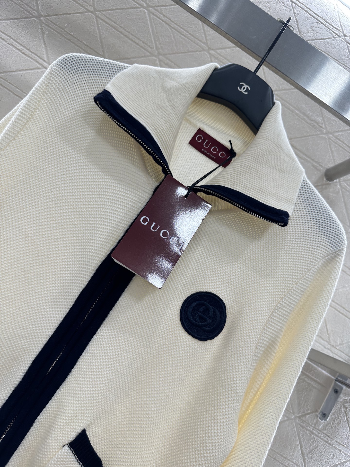 ♥Gucc*♥2025新品上架 拉链针织开衫定制YB羊毛纱线织造，质感光泽，柔软亲肤，常规翻领高领两穿拉