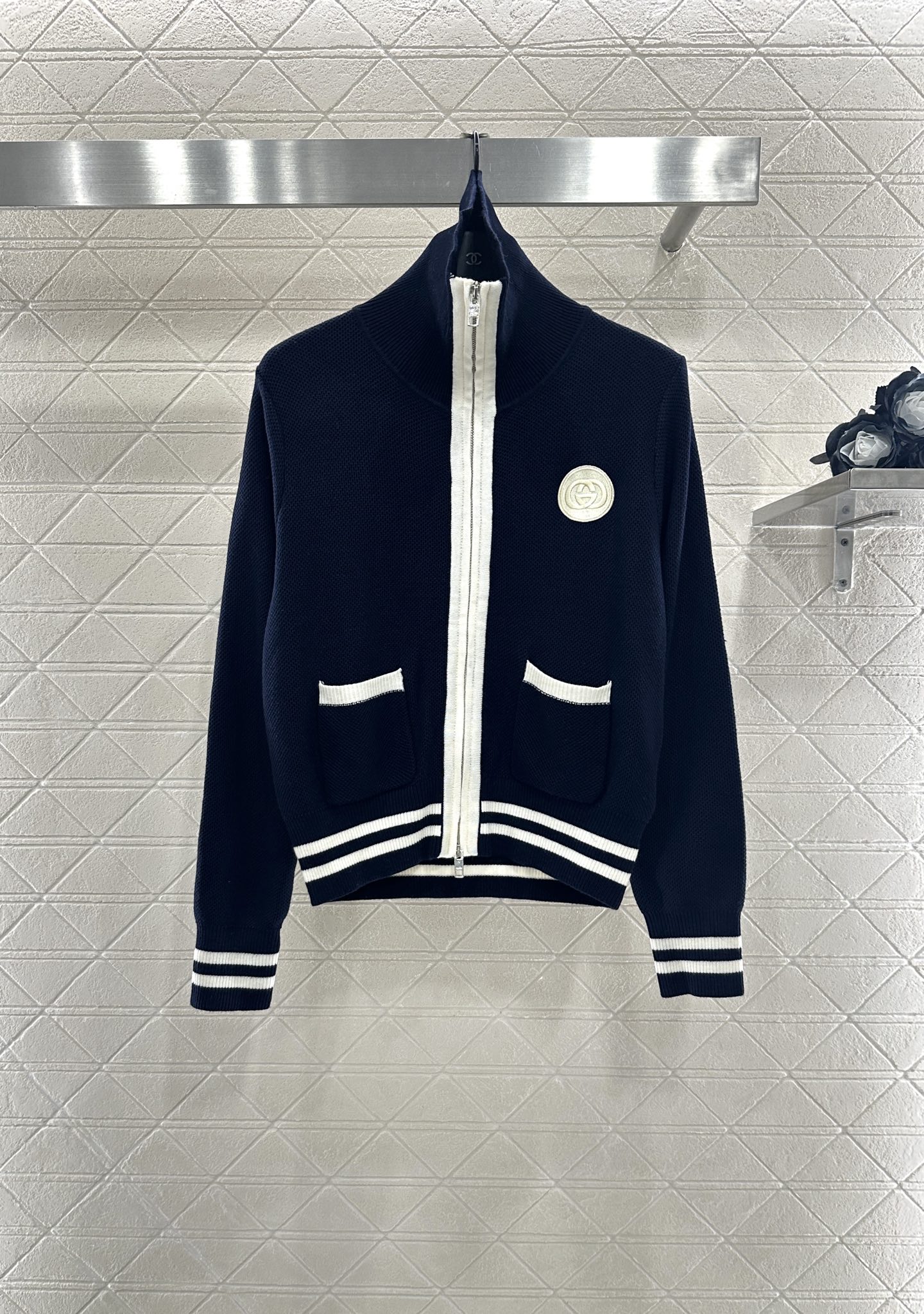 ♥Gucc*♥2025新品上架 拉链针织开衫定制YB羊毛纱线织造，质感光泽，柔软亲肤，常规翻领高领两穿拉