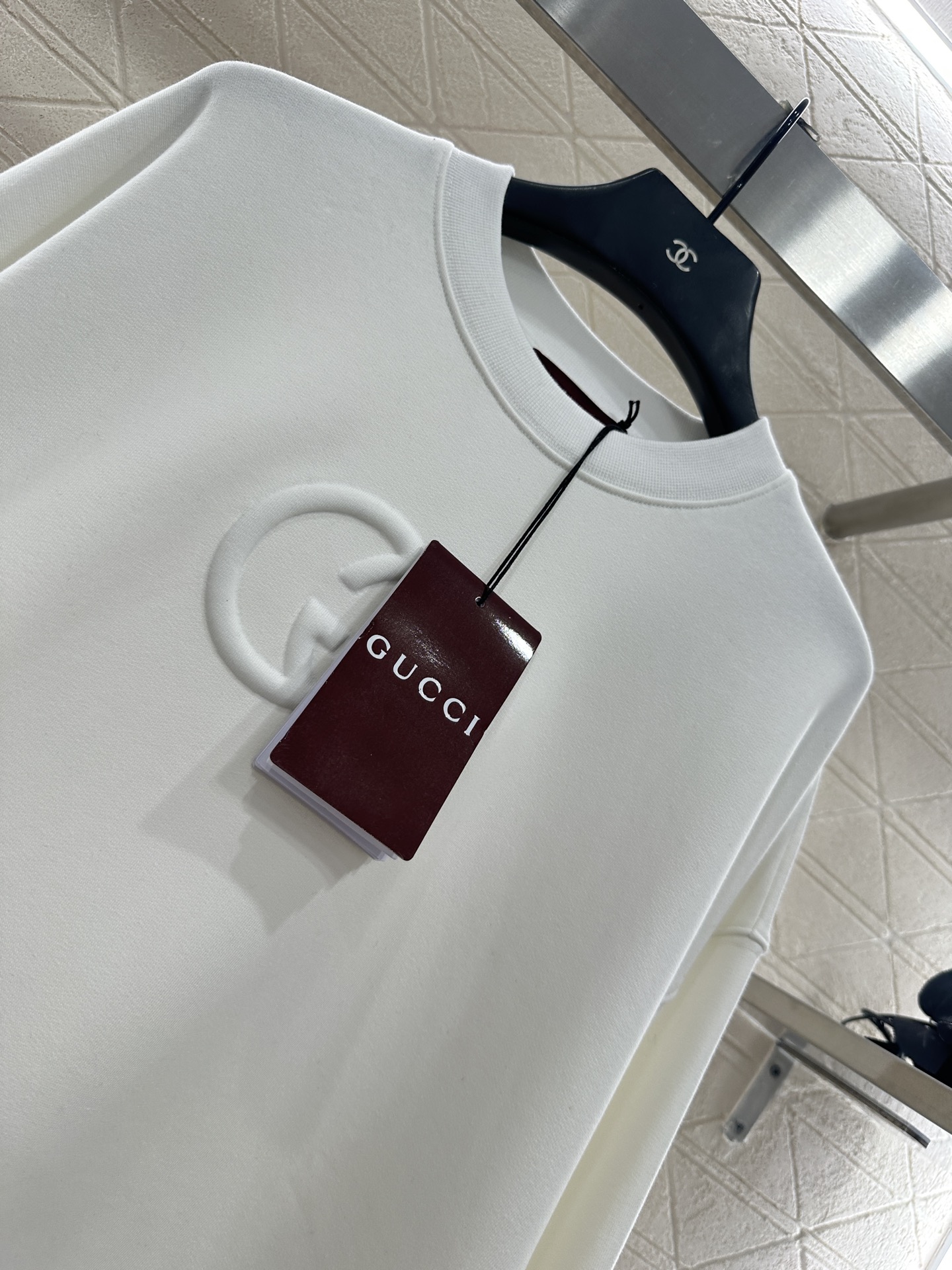 ♥Gucc*♥2025新品上架 圆领立体徽标卫衣定制YB原生全棉材质，内里磨绒处理，保暖亲肤，久洗不易变