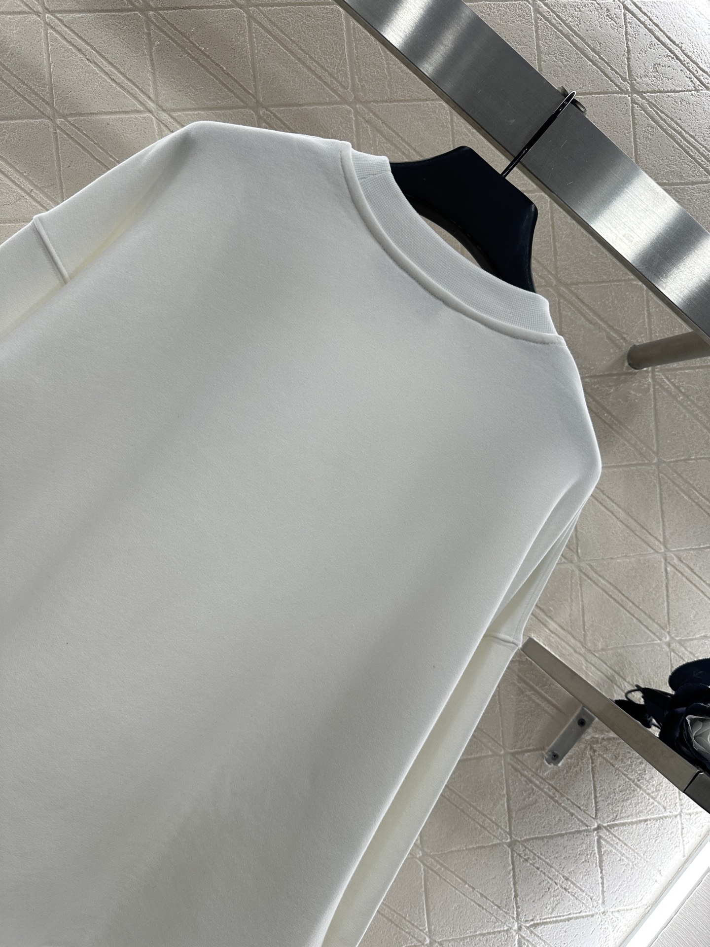 ♥Gucc*♥2025新品上架 圆领立体徽标卫衣定制YB原生全棉材质，内里磨绒处理，保暖亲肤，久洗不易变