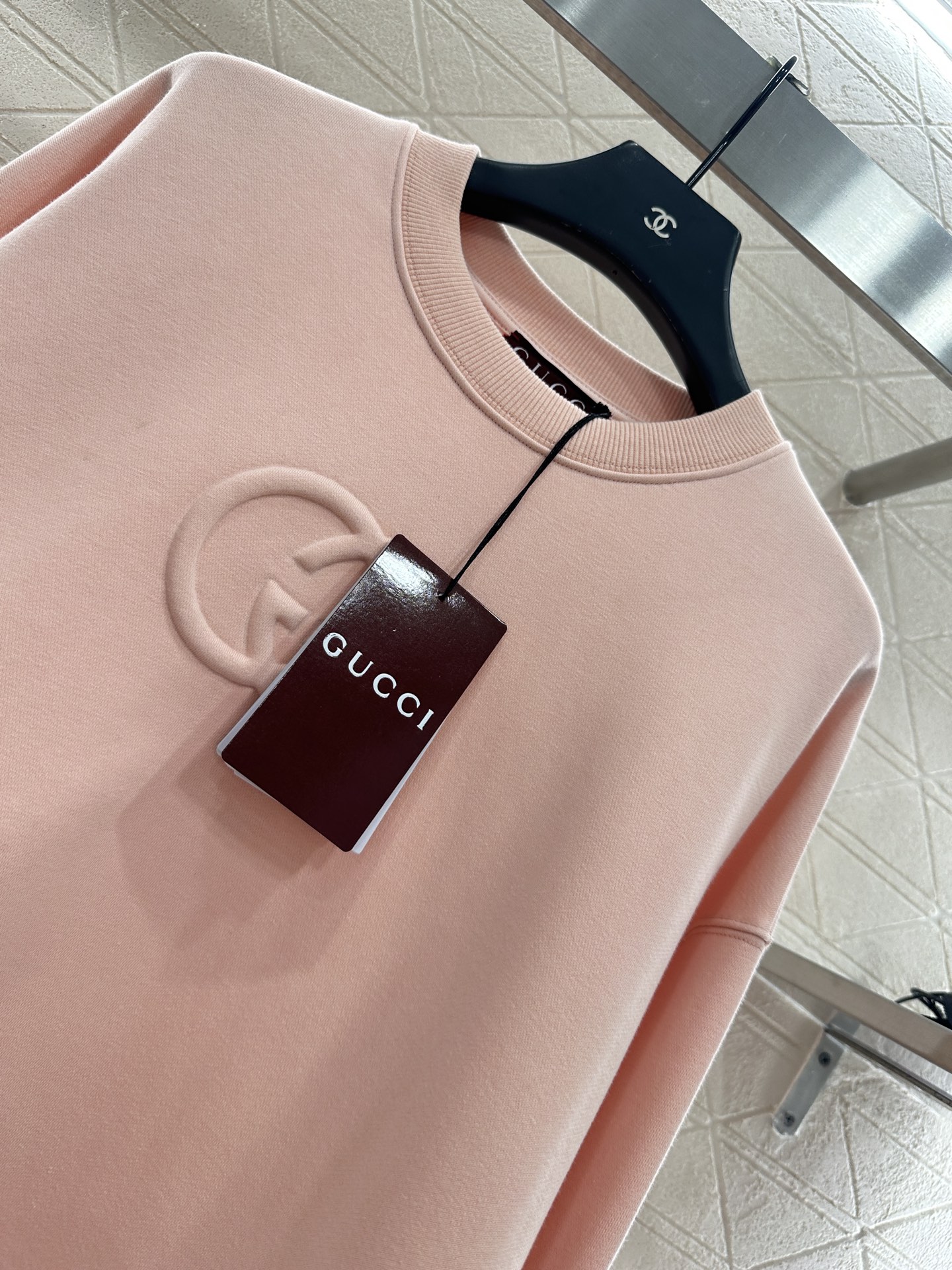 ♥Gucc*♥2025新品上架 圆领立体徽标卫衣定制YB原生全棉材质，内里磨绒处理，保暖亲肤，久洗不易变