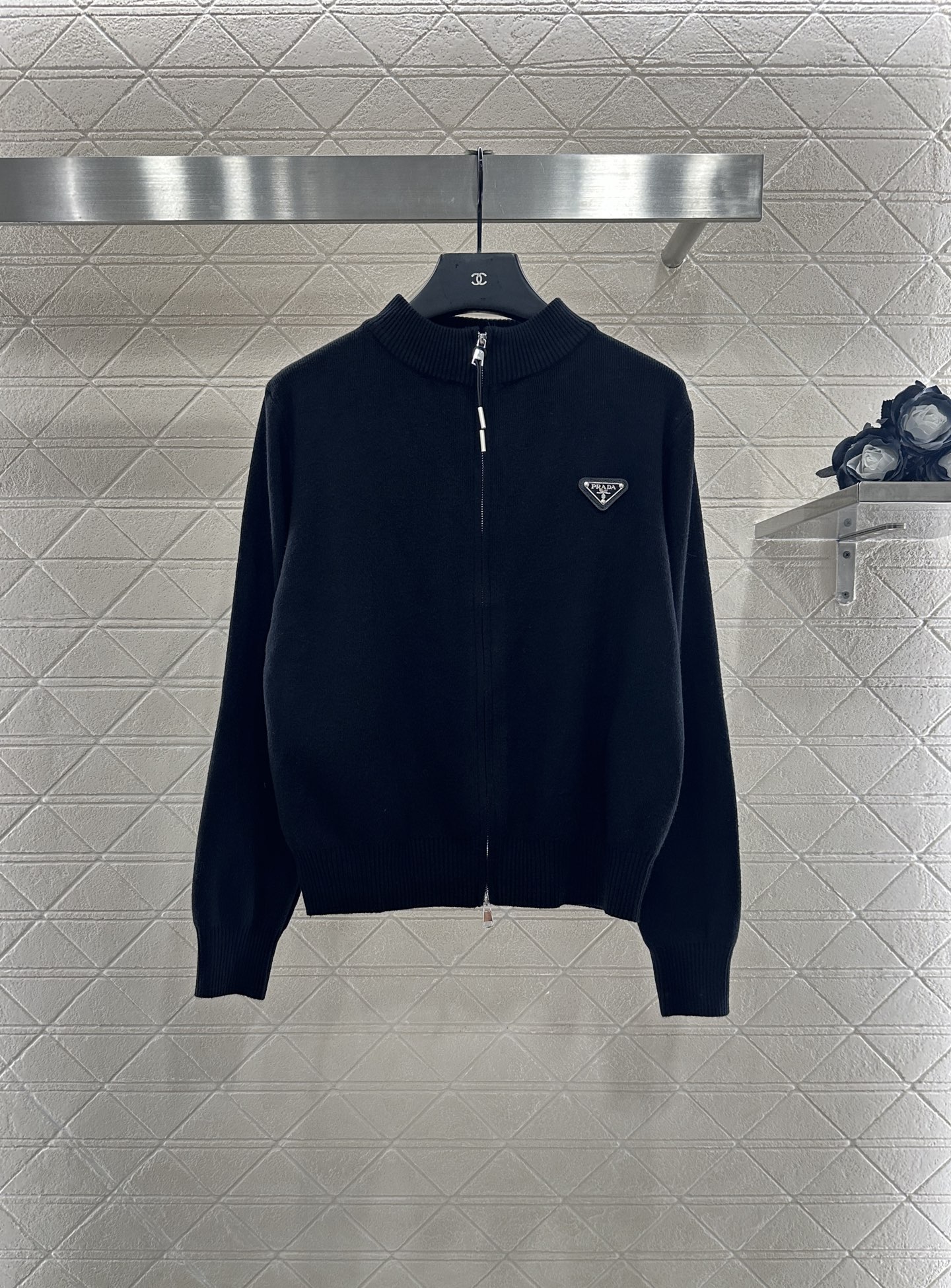 ♥Prad*♥2025新品上架 拉链针织外套定制YB羊绒羊毛纱线织造，质感高级，舒适柔软，拉链针织外套剪