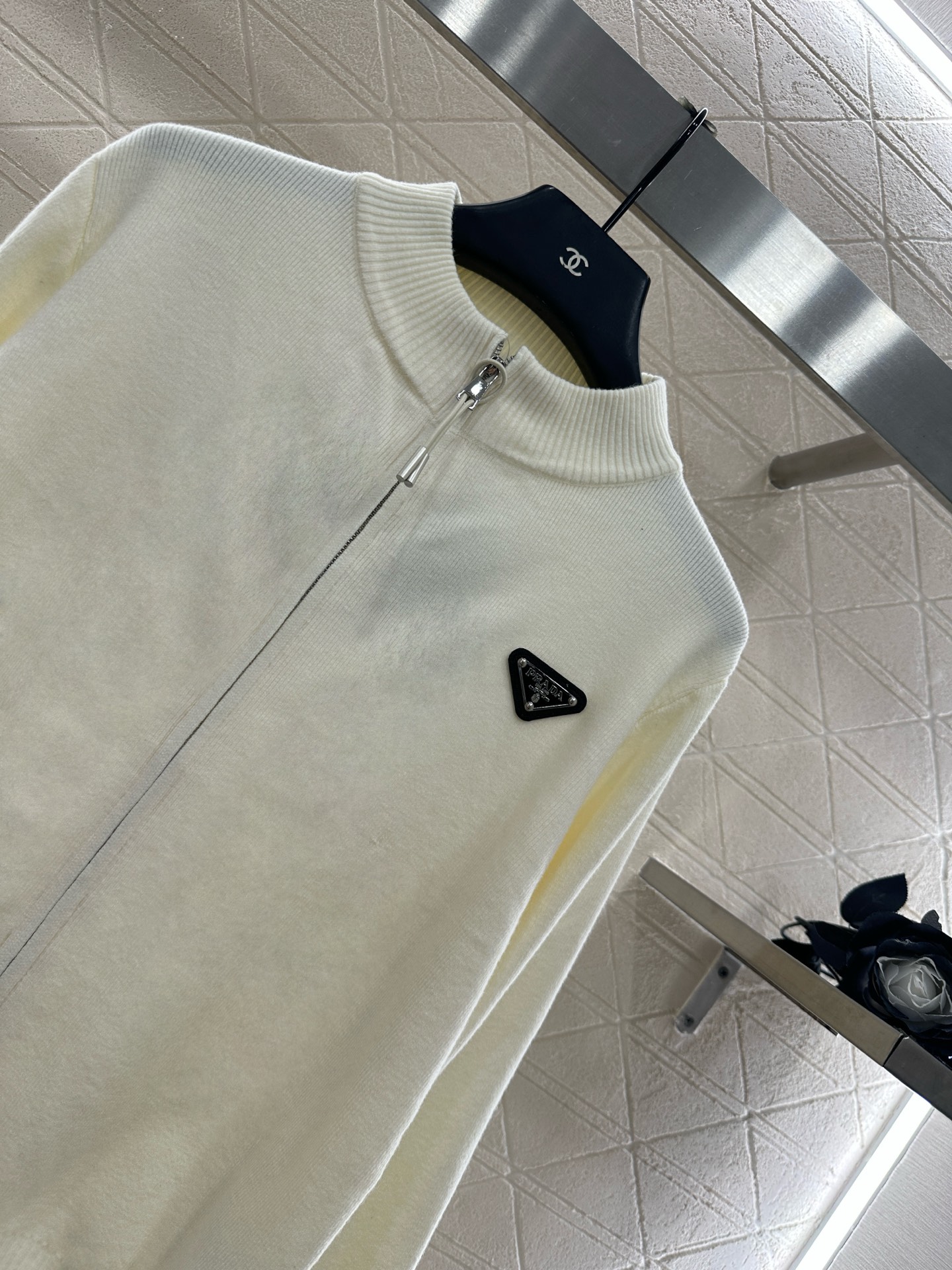 ♥Prad*♥2025新品上架 拉链针织外套定制YB羊绒羊毛纱线织造，质感高级，舒适柔软，拉链针织外套剪