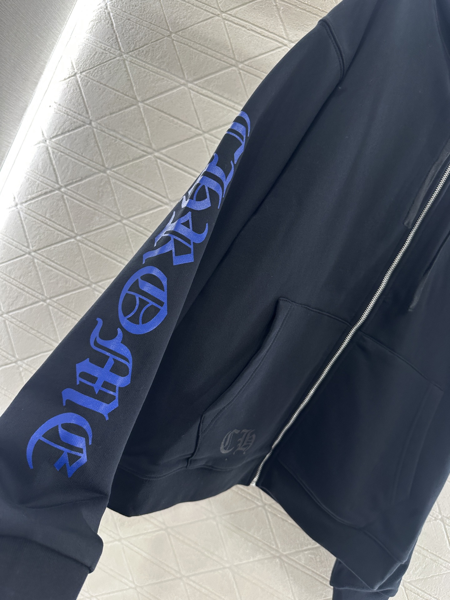 ♥Chrome hear*♥2025新品上架 连帽拉链卫衣外套定制YB原生全棉织造，舒适软糯，穿搭洋气，