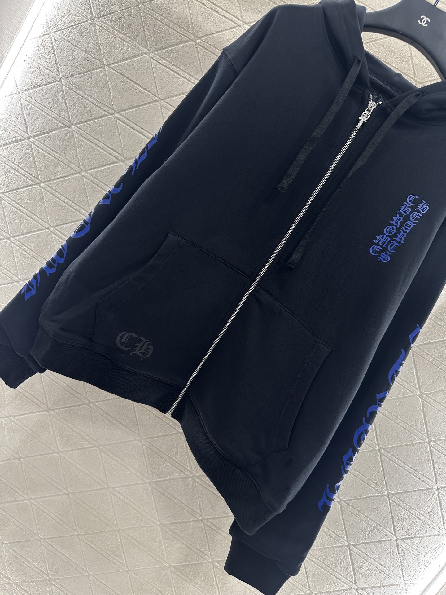 ♥Chrome hear*♥2025新品上架 连帽拉链卫衣外套定制YB原生全棉织造，舒适软糯，穿搭洋气，