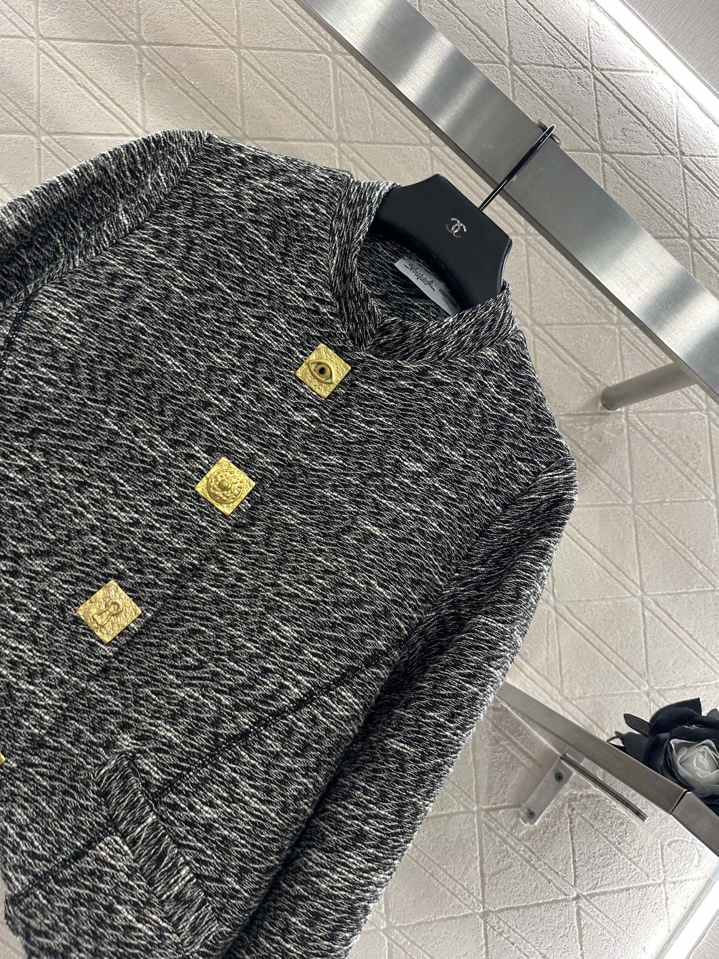 ♥Sch*♥2025新品上架 正肩翻领外套定制YB精仿羊毛材质，质感品相绝佳，常规立领毛呢外套，经久不衰