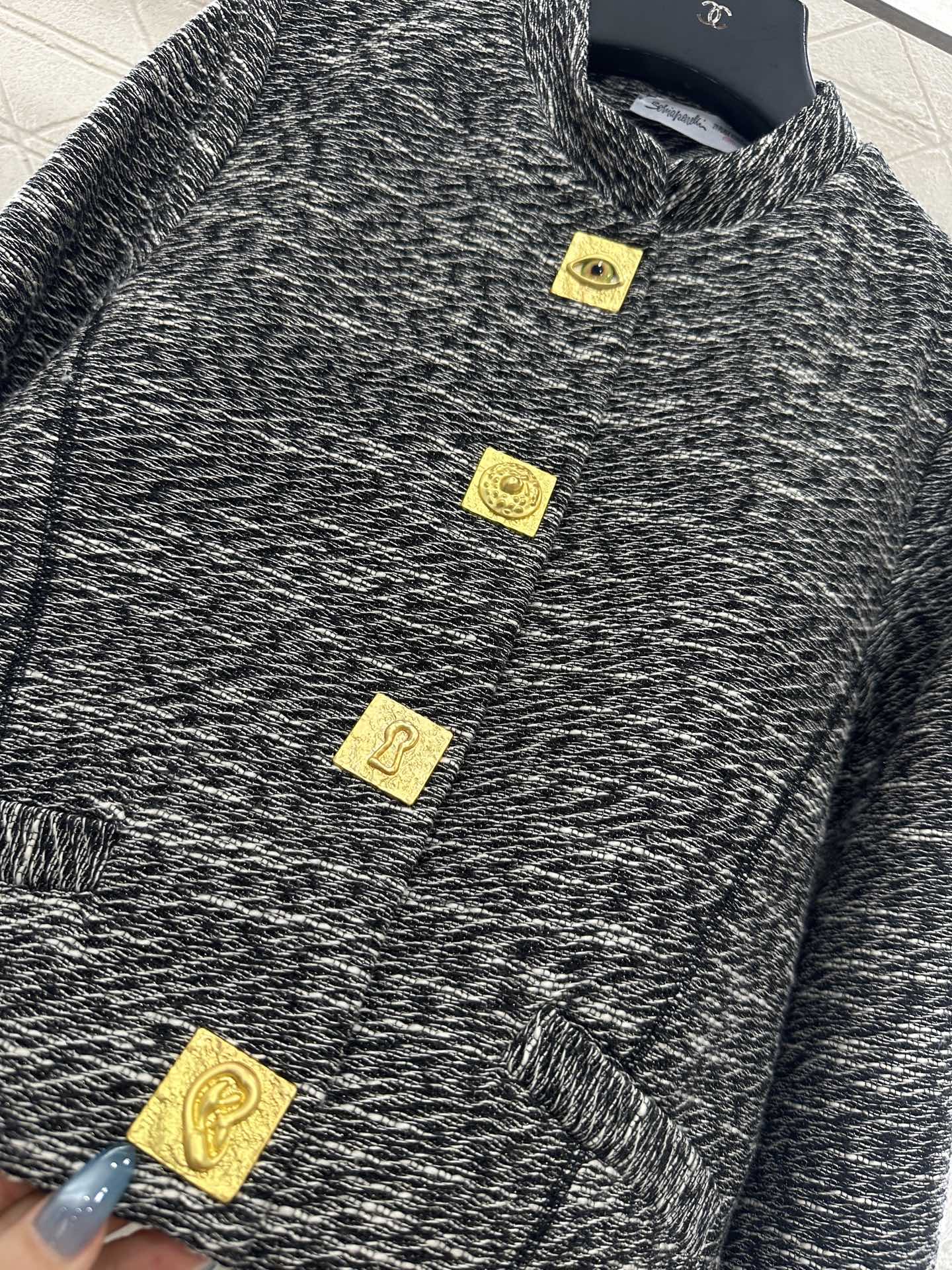 ♥Sch*♥2025新品上架 正肩翻领外套定制YB精仿羊毛材质，质感品相绝佳，常规立领毛呢外套，经久不衰