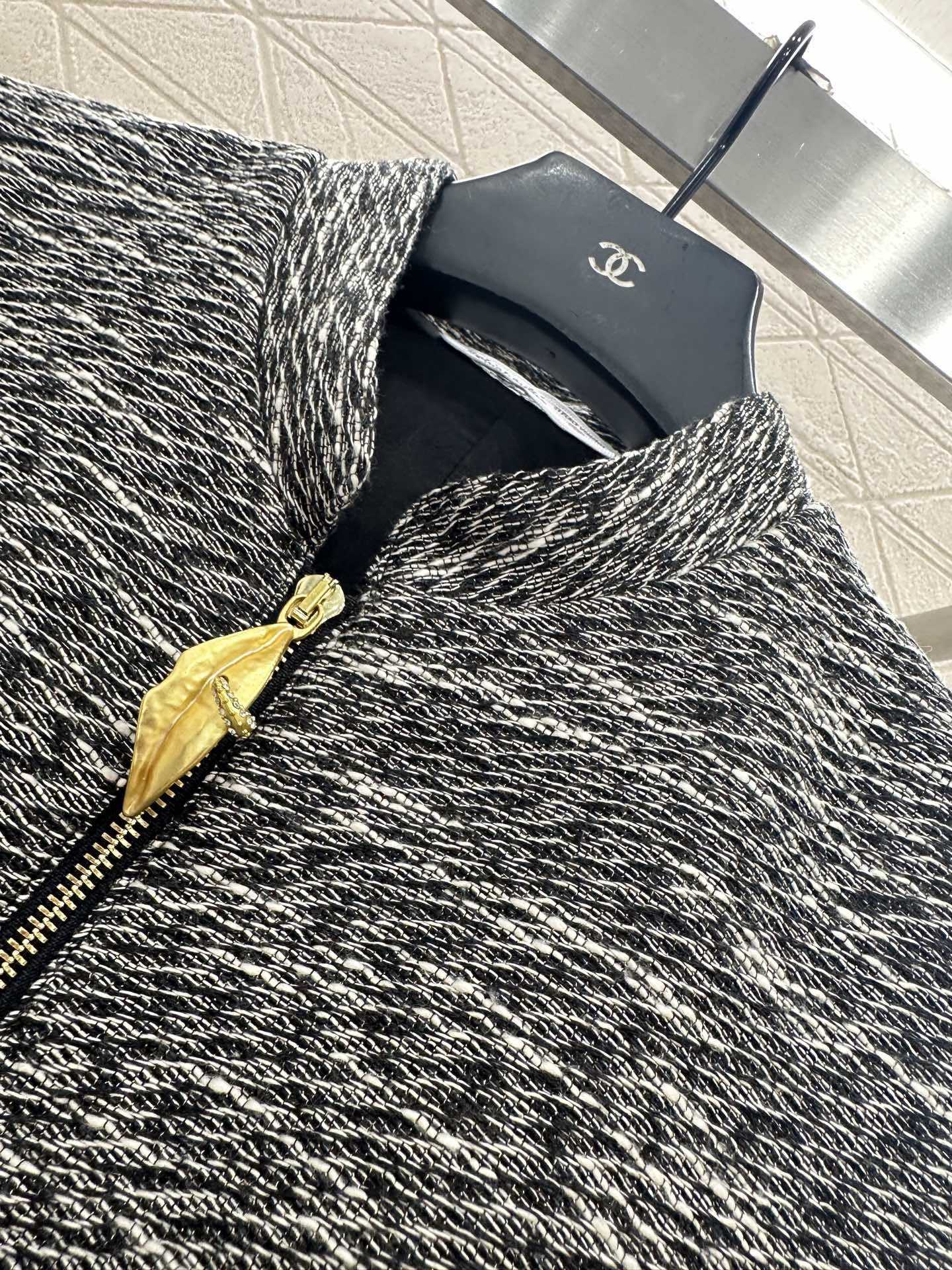 ♥Sch*♥2025新品上架 无袖立领长款拉链连衣裙定制YB精仿羊毛材质，质感品相绝佳，长款无袖拉链连衣