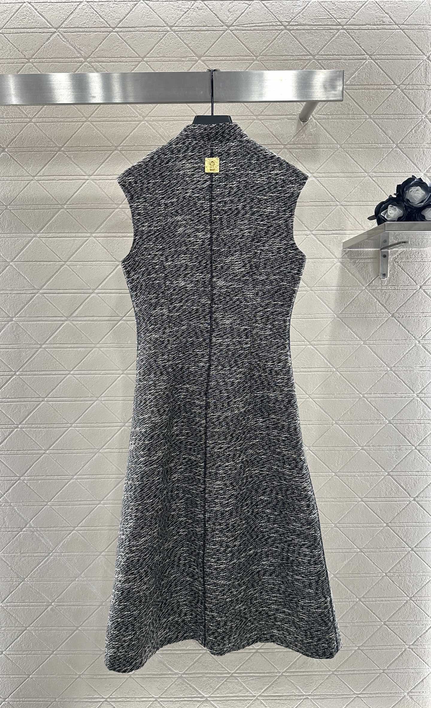 ♥Sch*♥2025新品上架 无袖立领长款拉链连衣裙定制YB精仿羊毛材质，质感品相绝佳，长款无袖拉链连衣