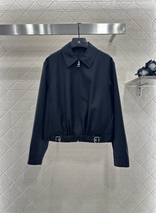 Loewe 2025 New Leather-Trimmed Jacket and Skirt Set. Imported Material. 1 Loewe 2025 New Leather-Trimmed Jacket and Skirt Set. Imported Material.