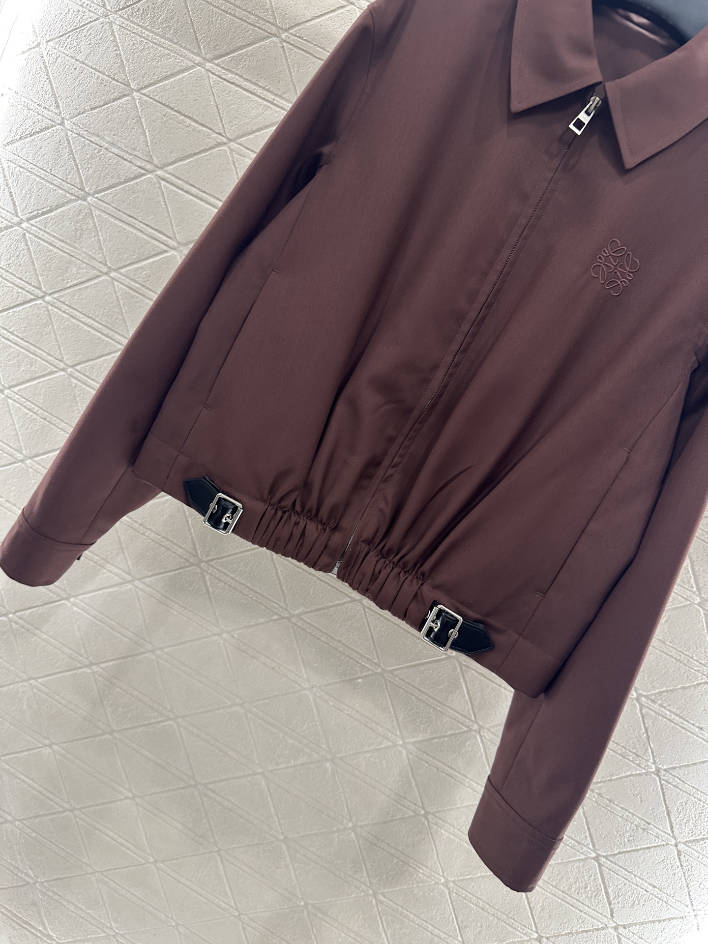 ♥Loew*♥2025新品上架 皮扣外套半裙套装定制YB进口材质，质感光泽，垂顺有型，翻领夹克外套半裙套