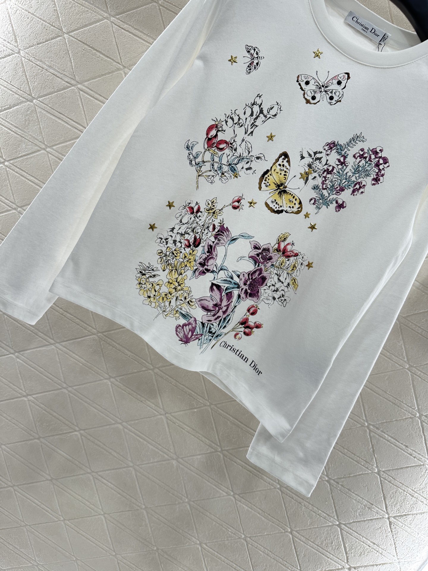 ♥Dio*♥2025新品上架 圆领印花上衣定制YB斜纹全棉材质，质感高级，柔软舒适，常规长袖上衣裁剪，采