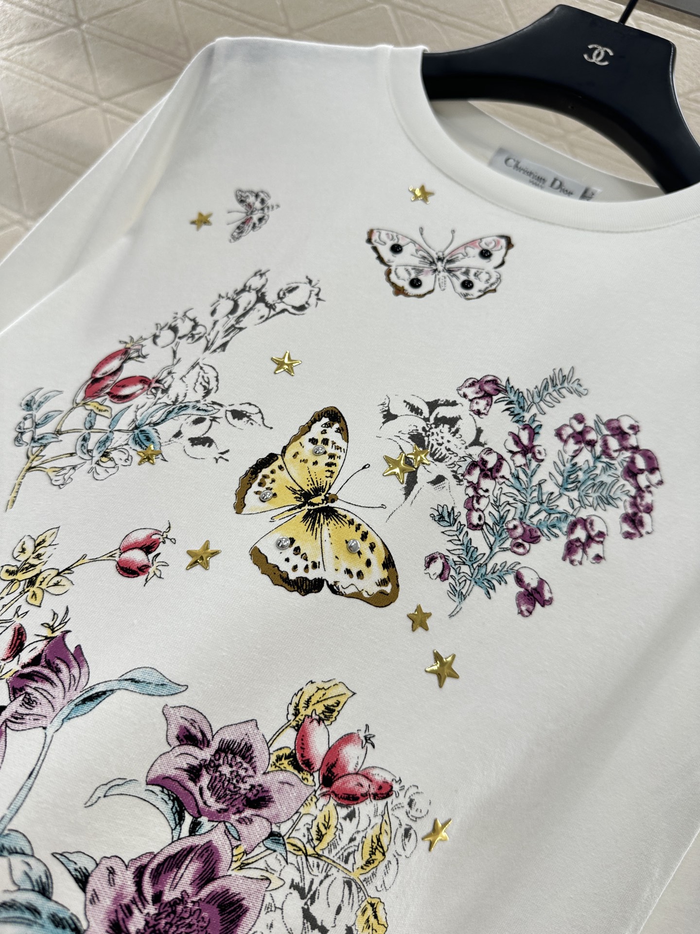 ♥Dio*♥2025新品上架 圆领印花上衣定制YB斜纹全棉材质，质感高级，柔软舒适，常规长袖上衣裁剪，采