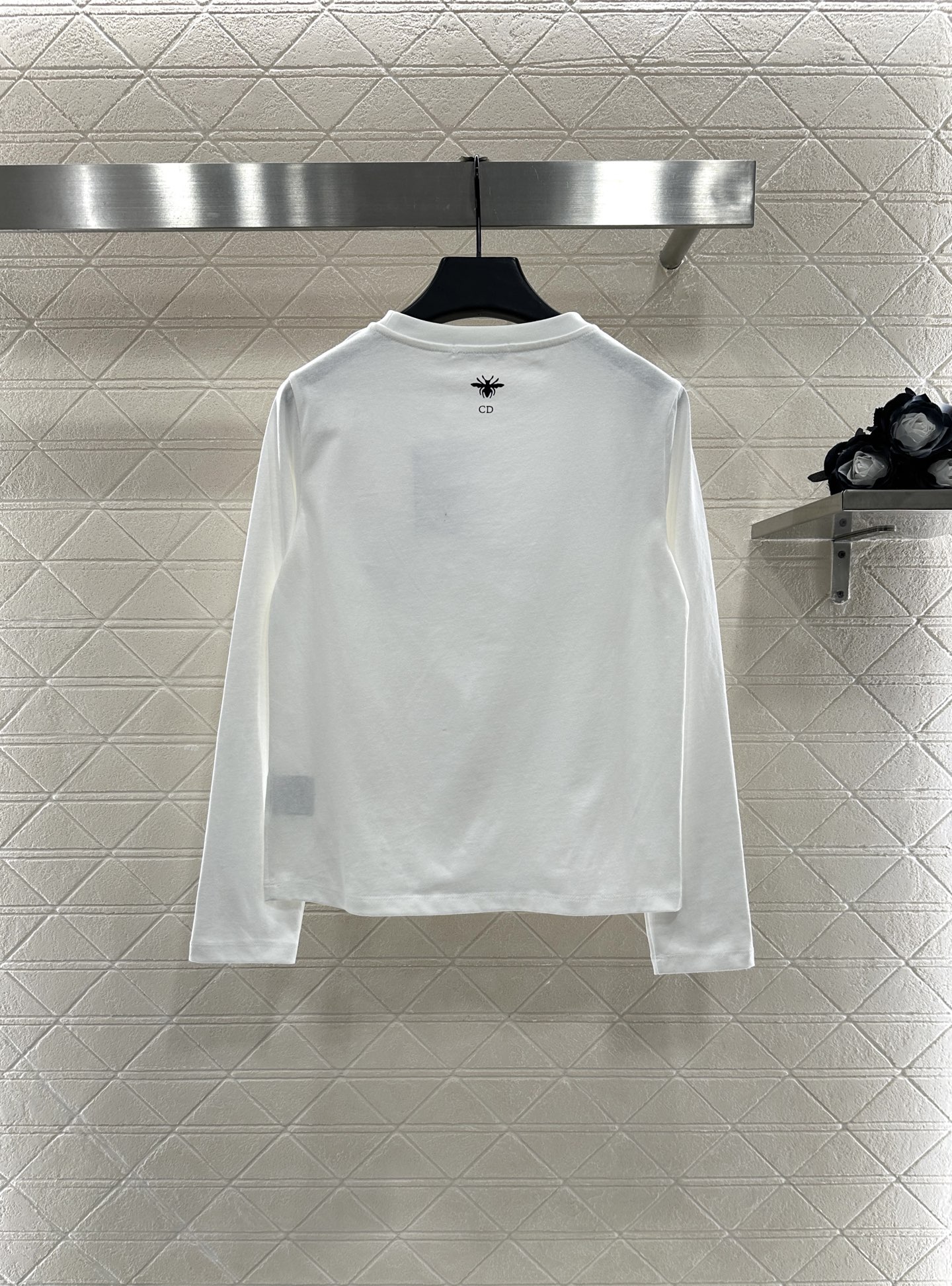 ♥Dio*♥2025新品上架 圆领印花上衣定制YB斜纹全棉材质，质感高级，柔软舒适，常规长袖上衣裁剪，采